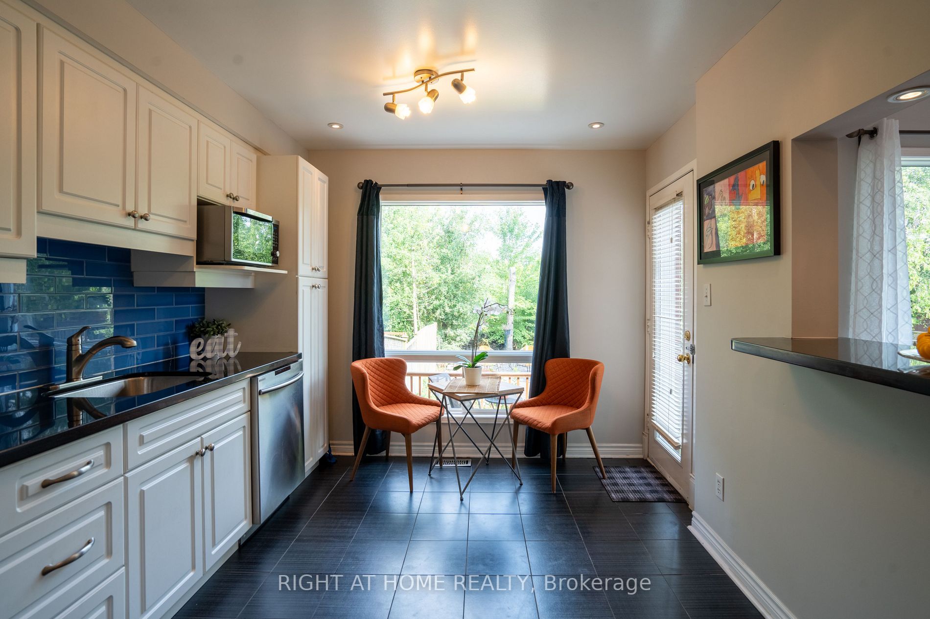 165 Rouge Forest Cres E