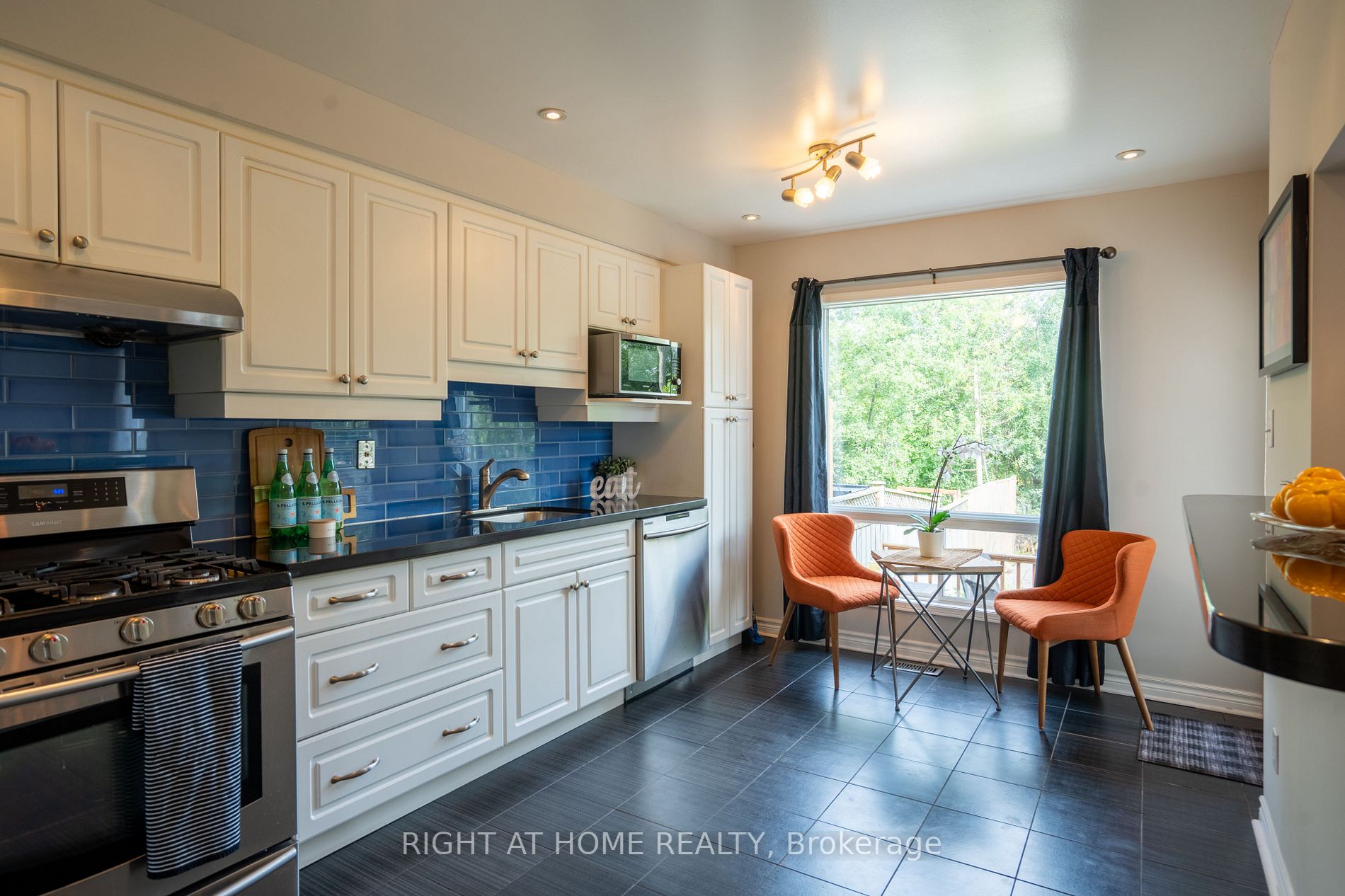 165 Rouge Forest Cres E