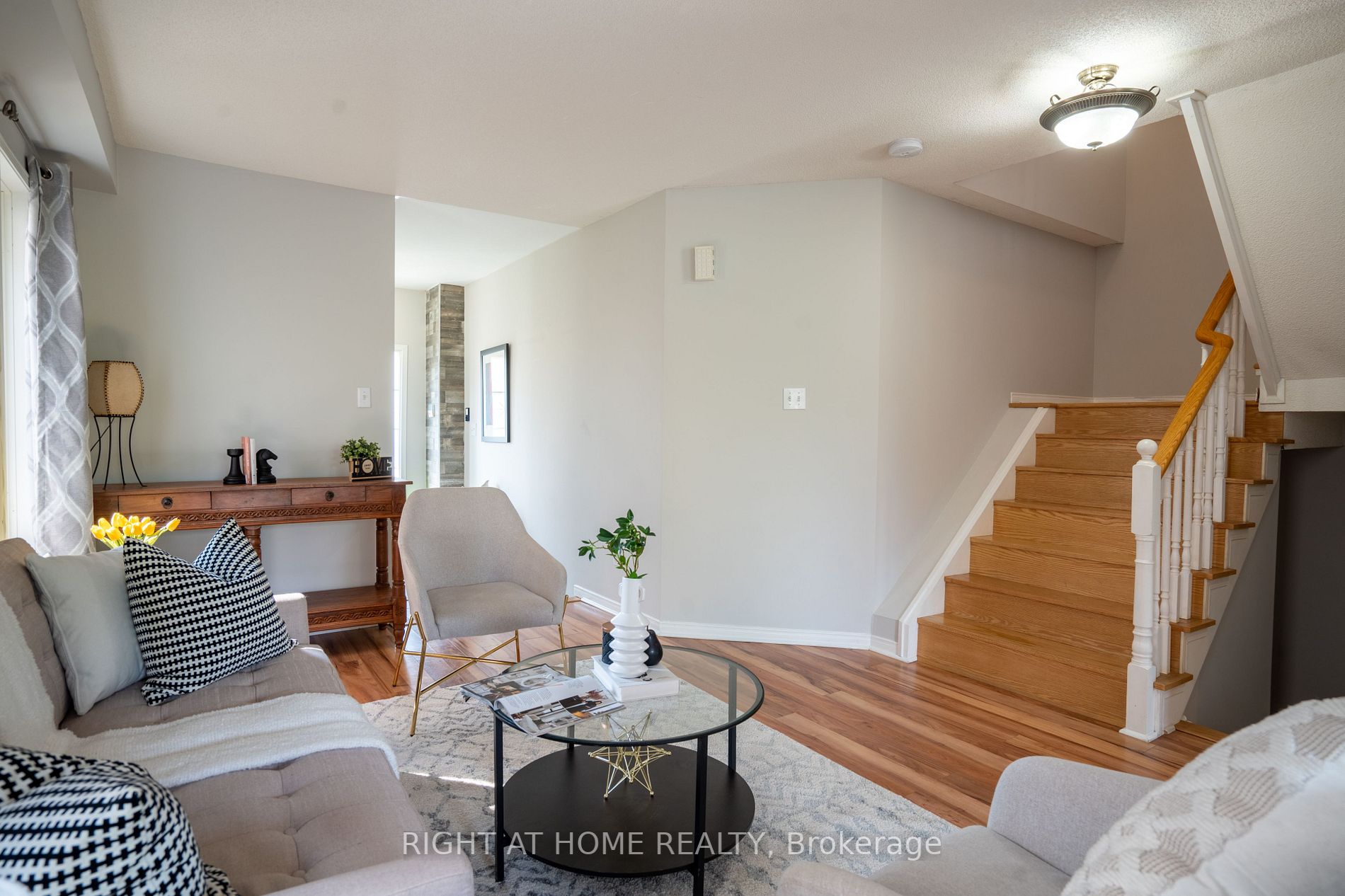 165 Rouge Forest Cres E