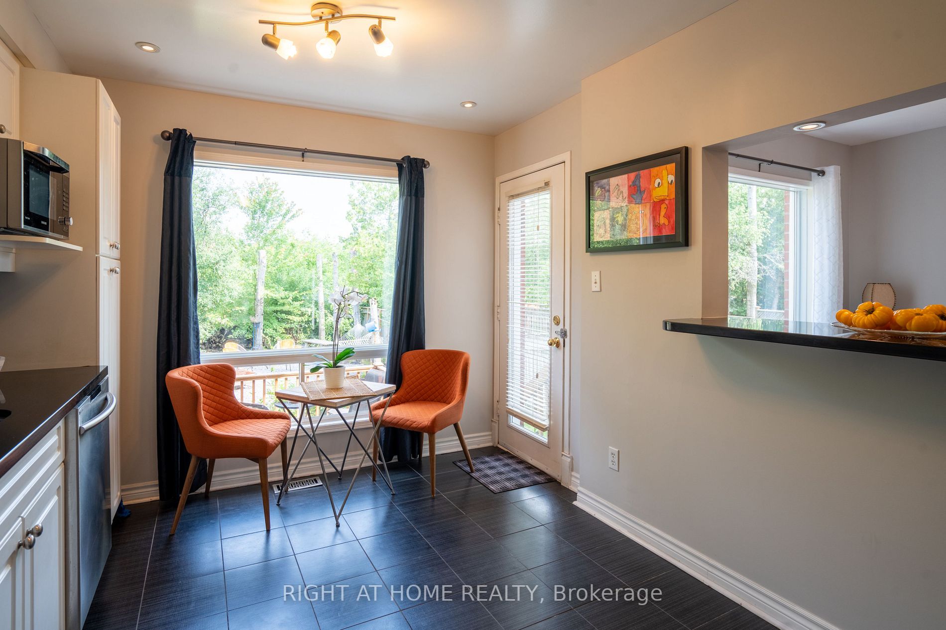 165 Rouge Forest Cres E