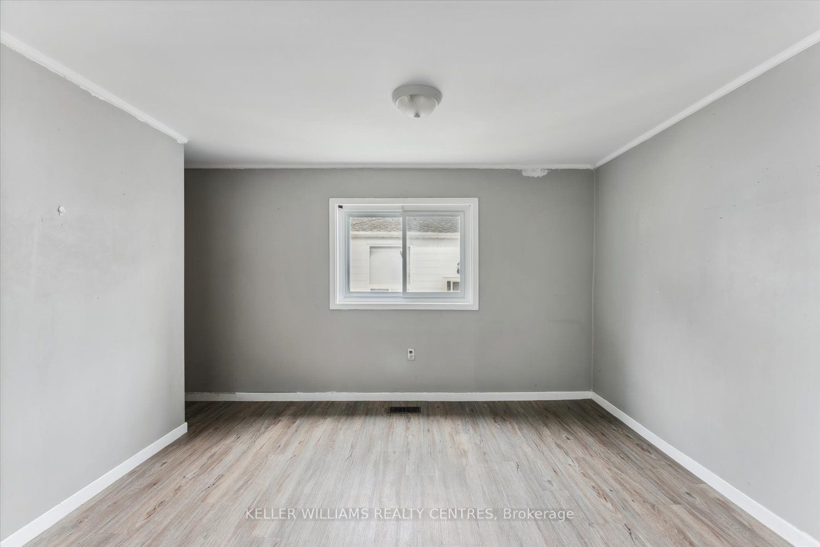 230 John St