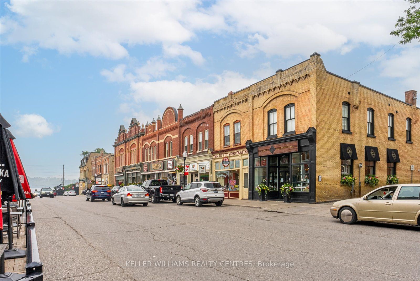 230 John St