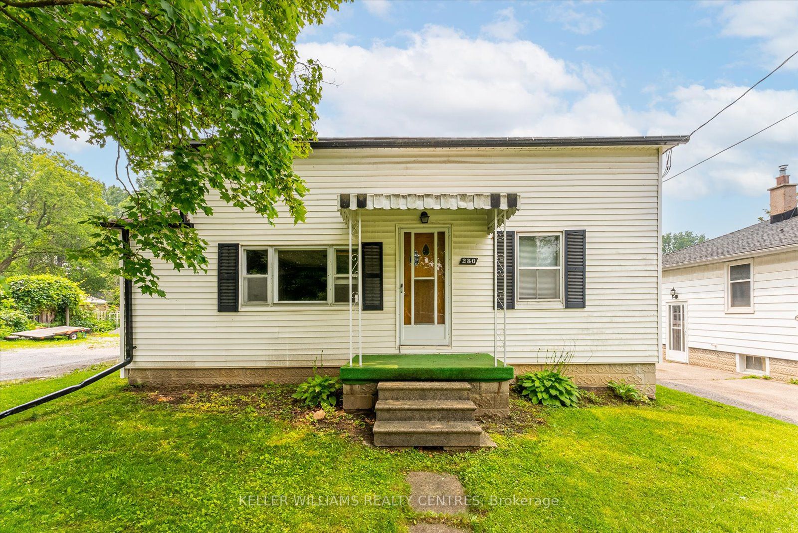 230 John St