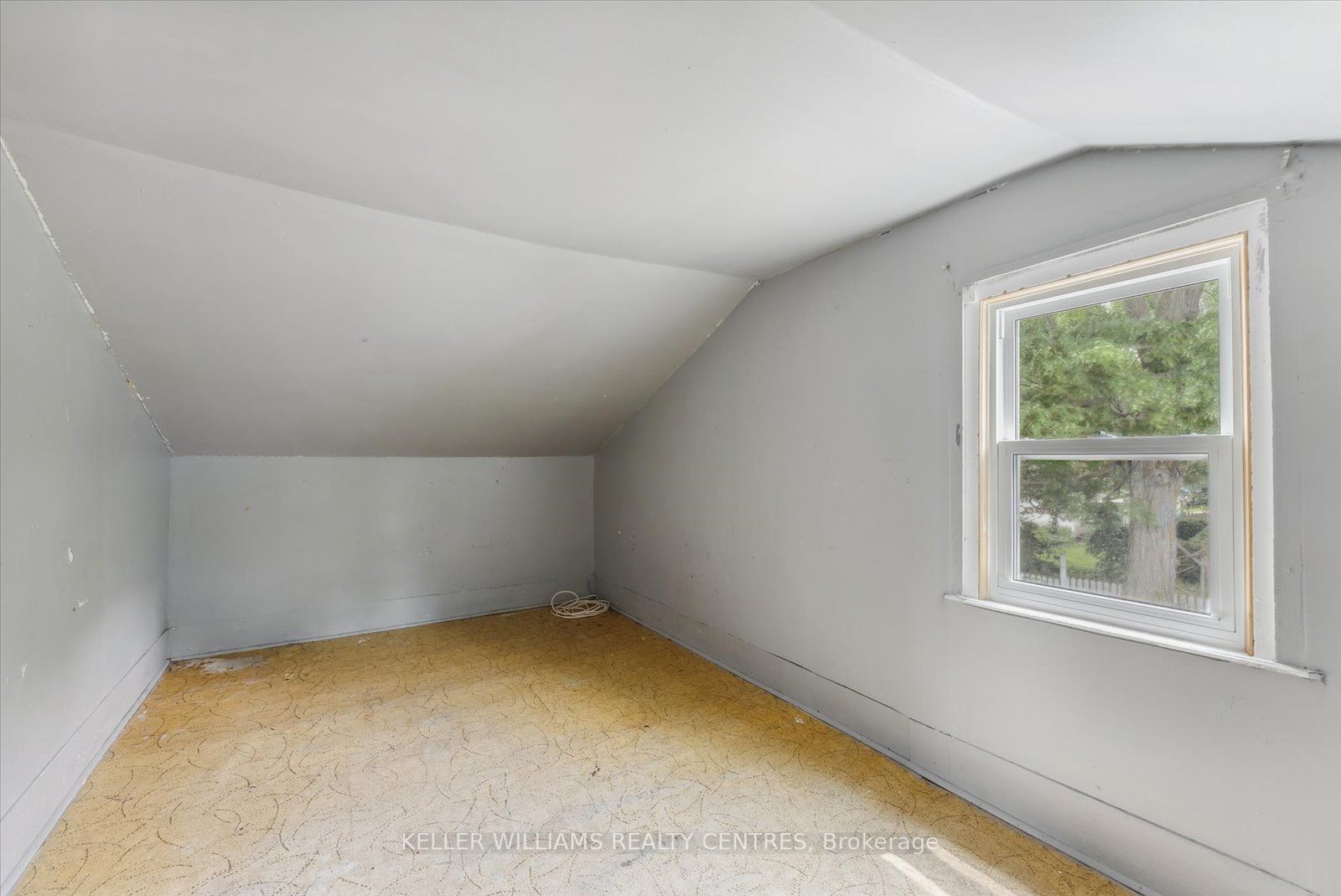 230 John St