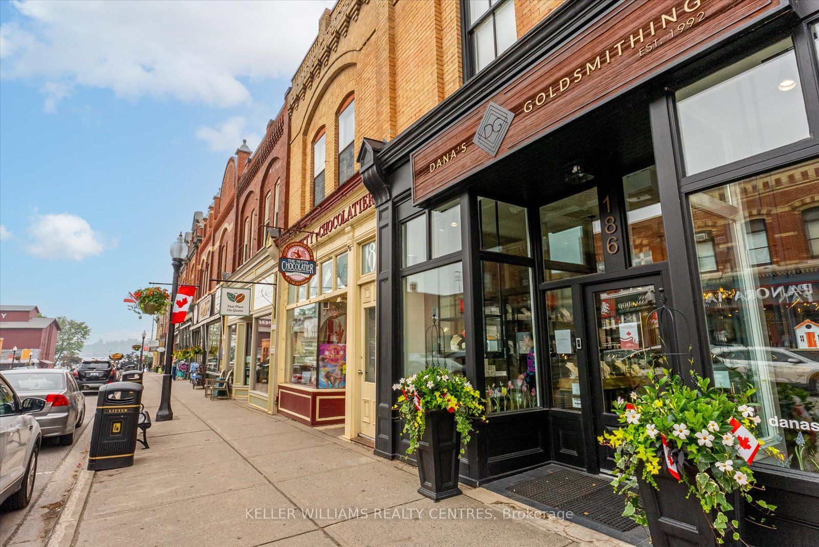 230 John St