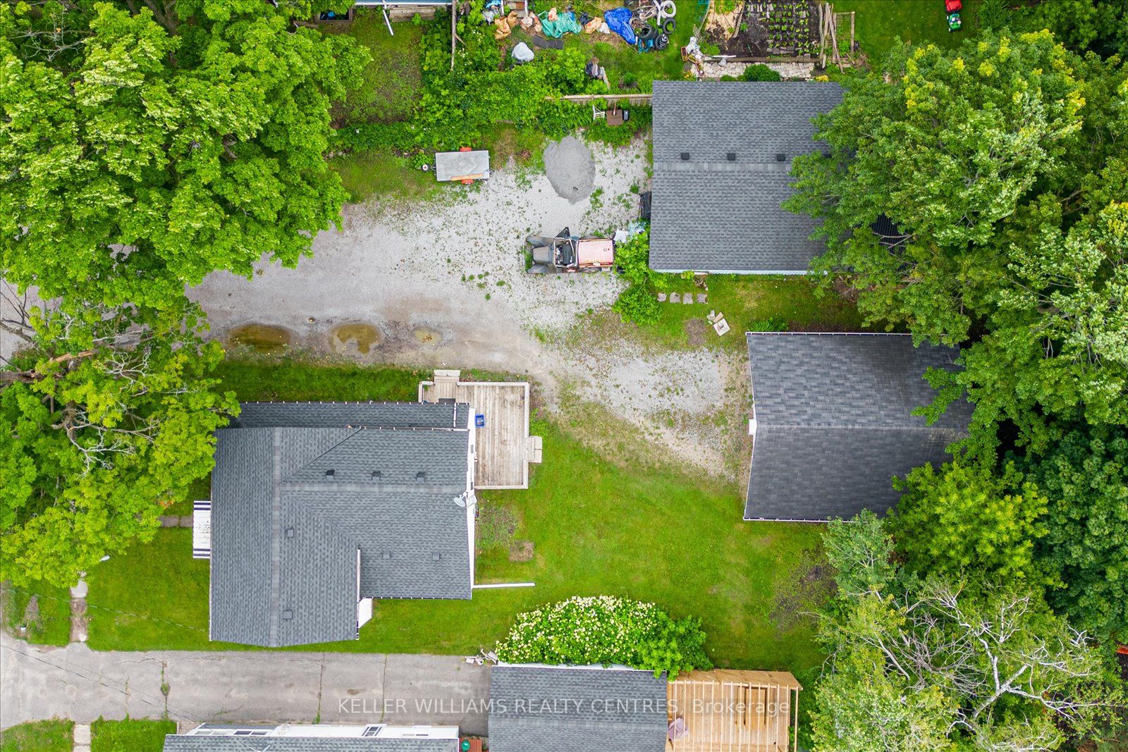 230 John St
