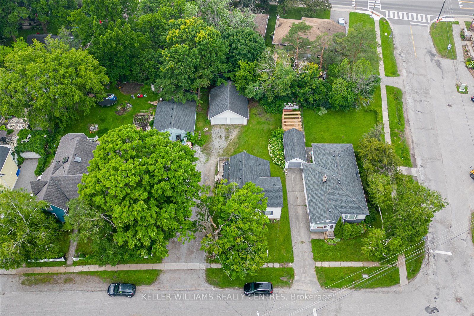 230 John St