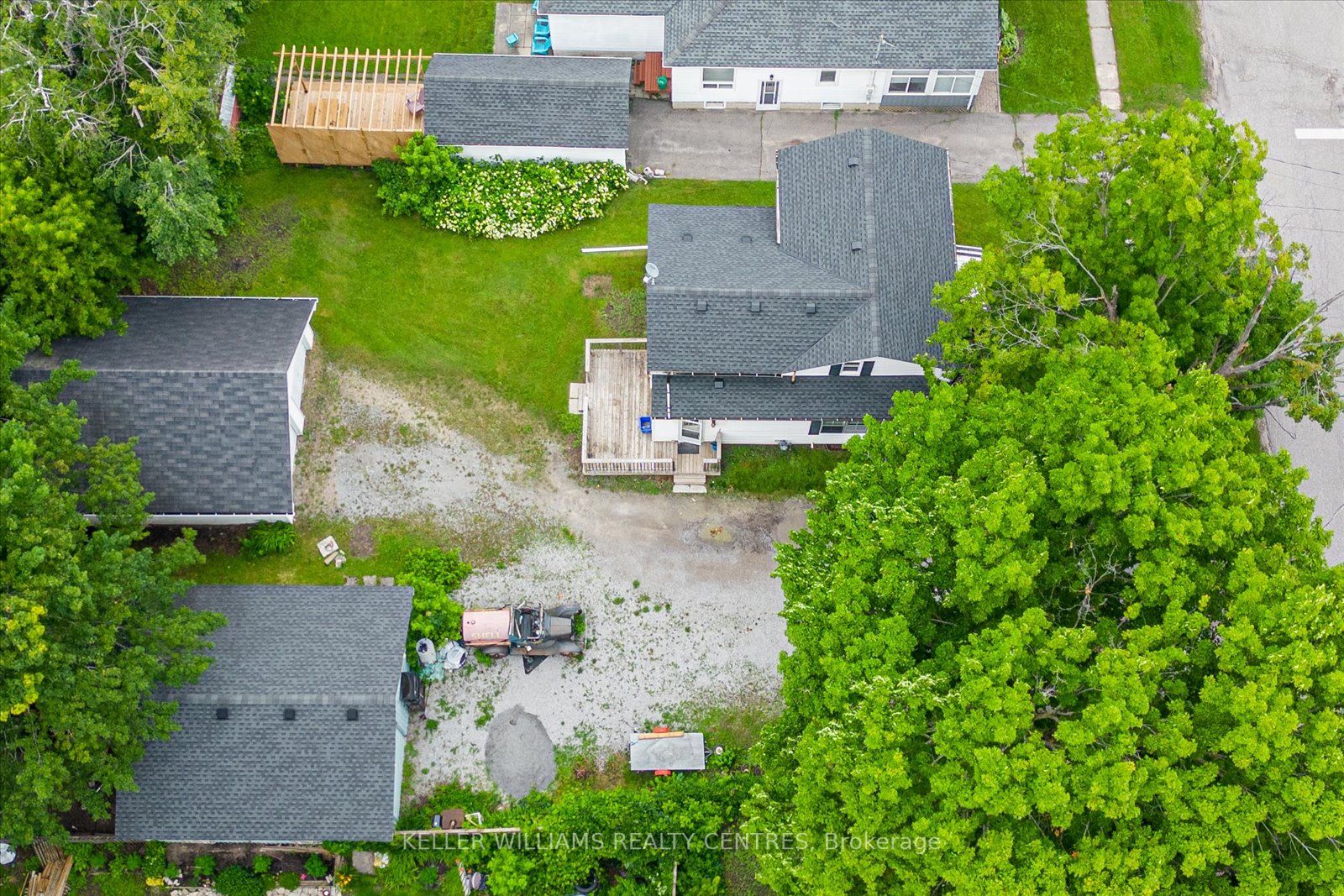 230 John St