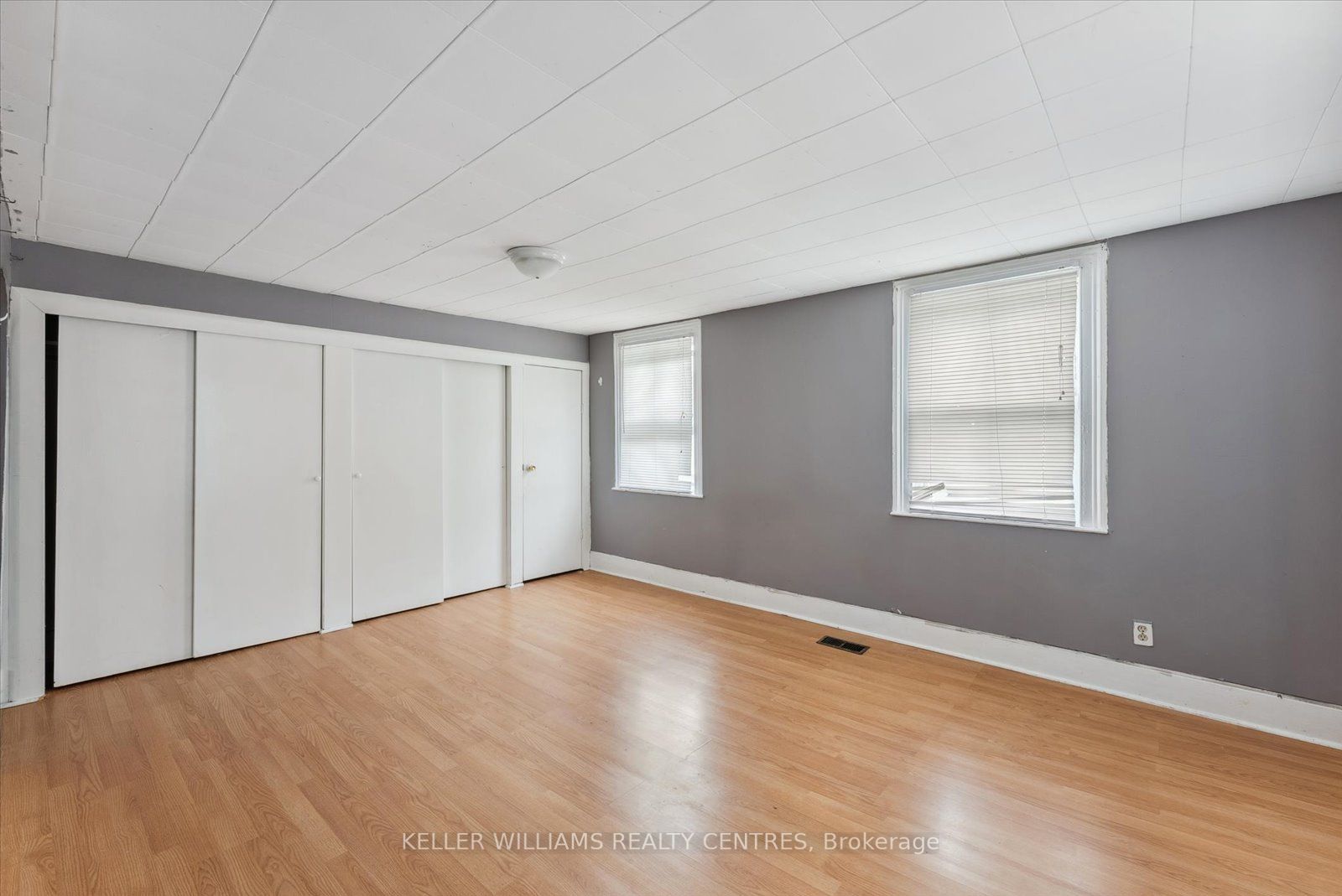 230 John St