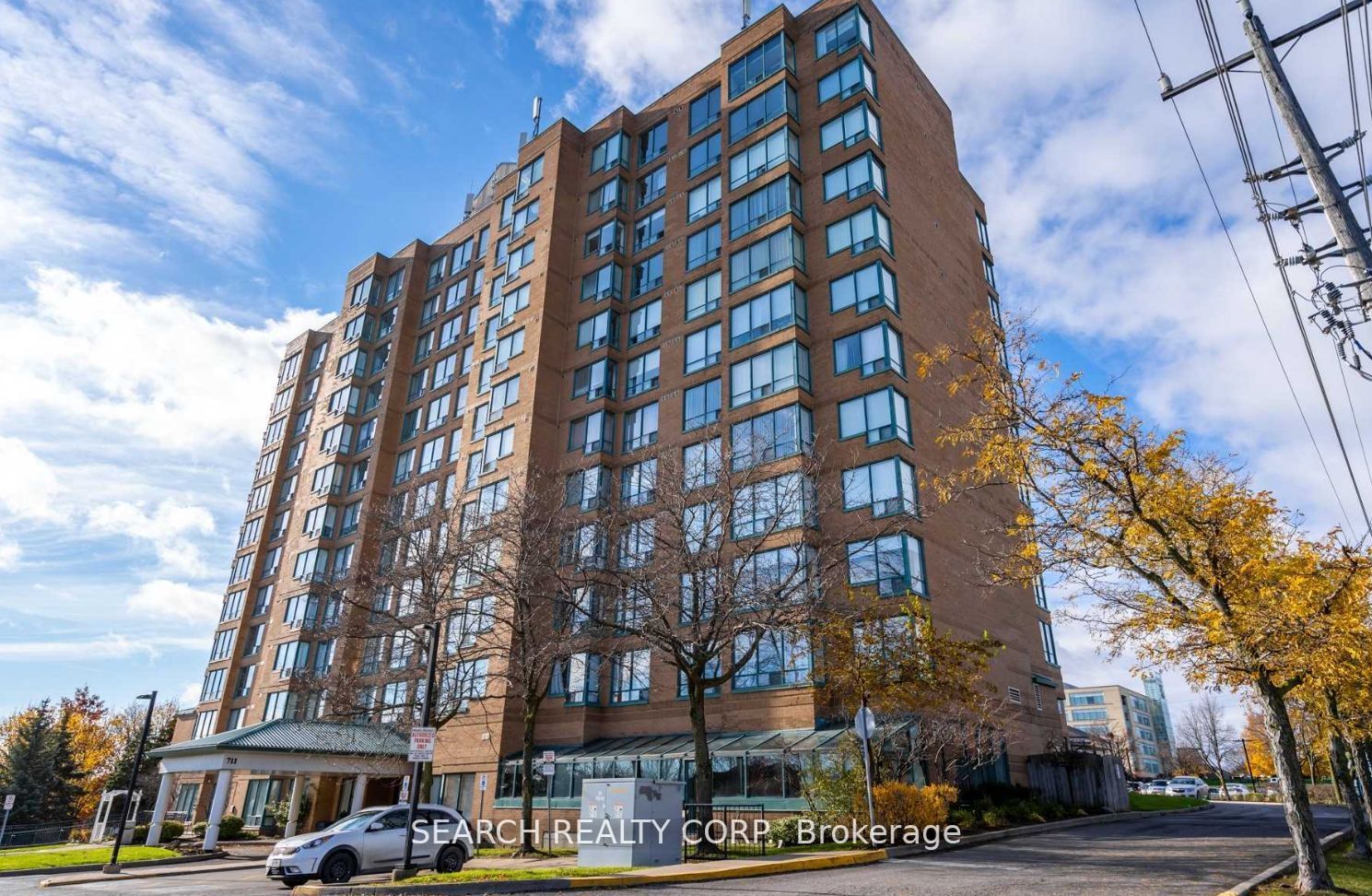 711 Rossland Rd E, #505