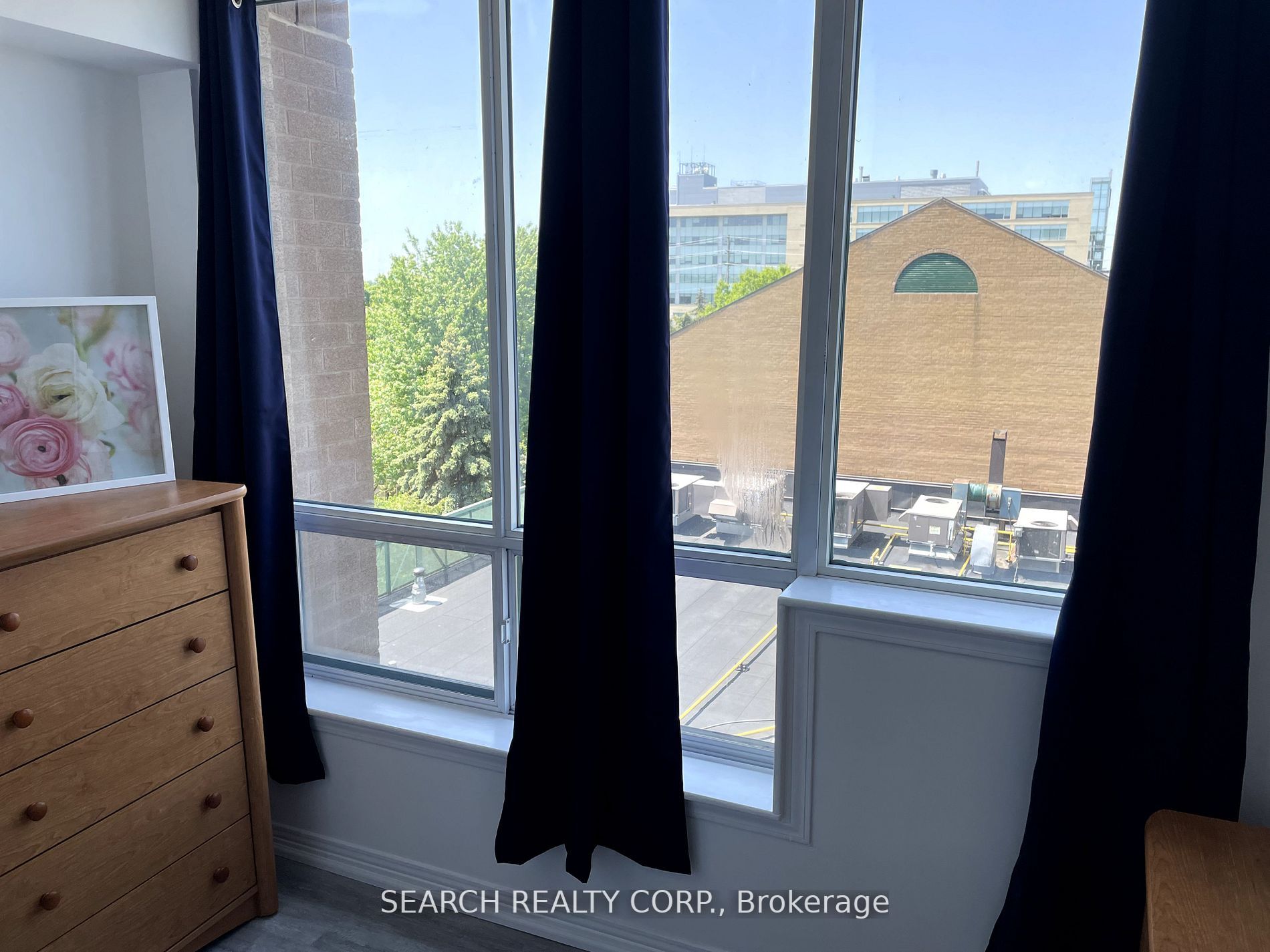 711 Rossland Rd E, #505