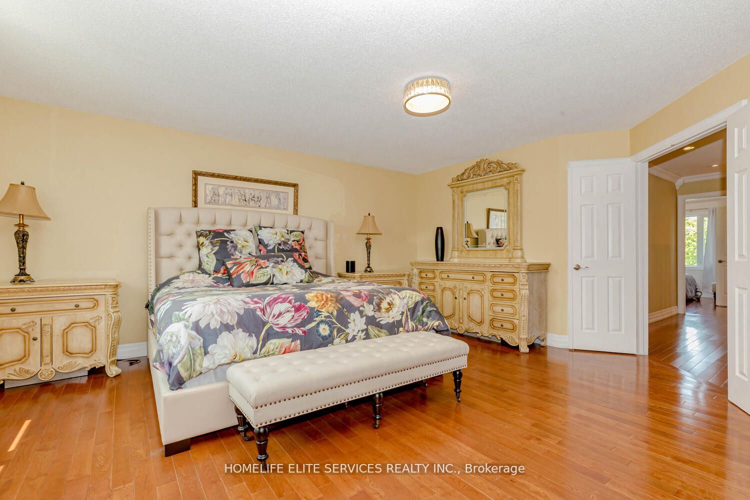 1812 Forestview Dr