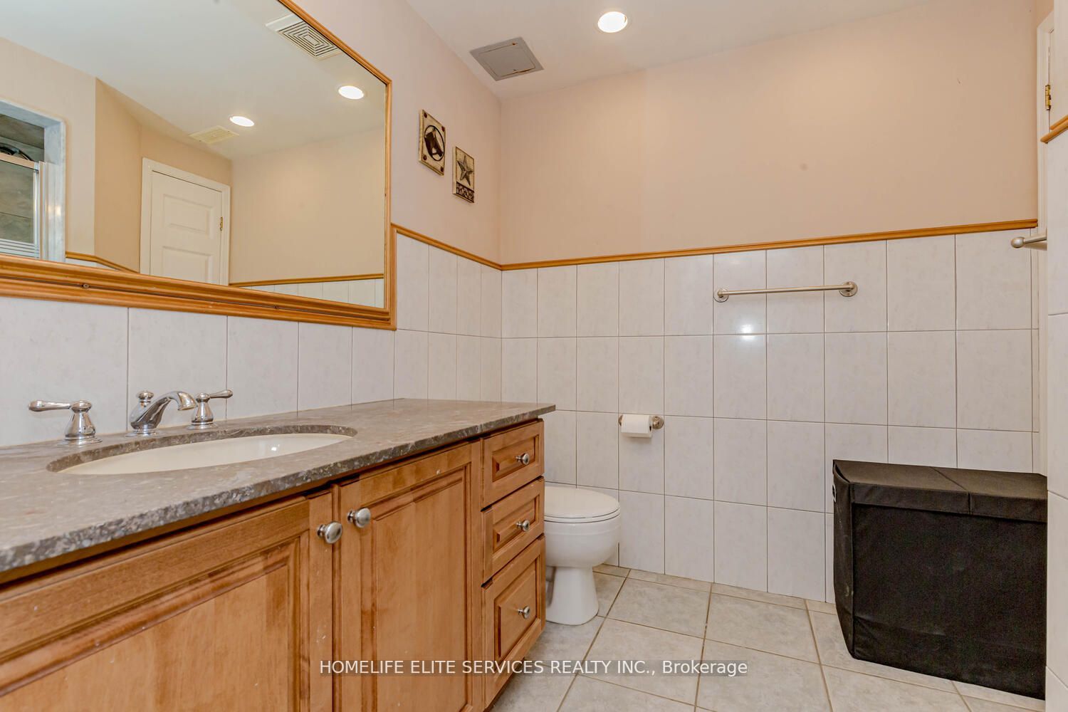 1812 Forestview Dr