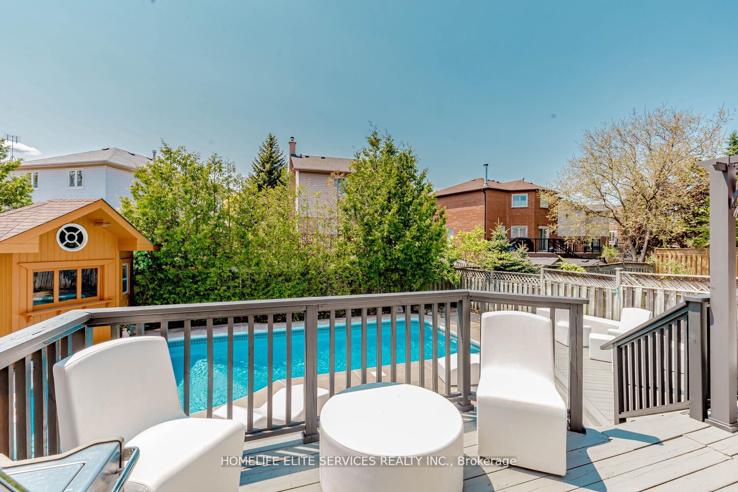 1812 Forestview Dr