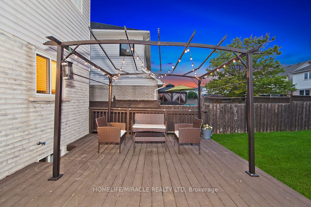 54 Sprucewood Cres