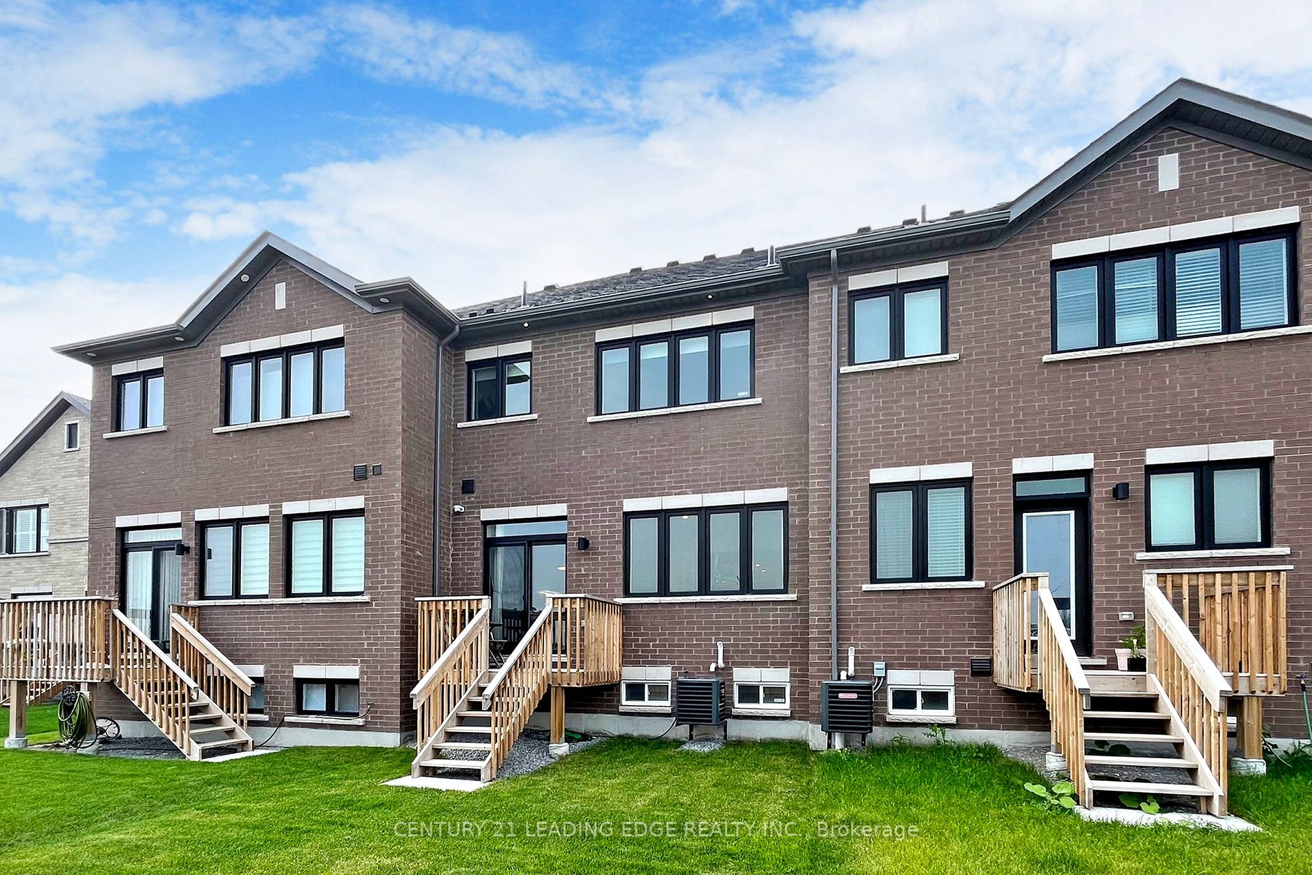 60 PETER HOGG Court