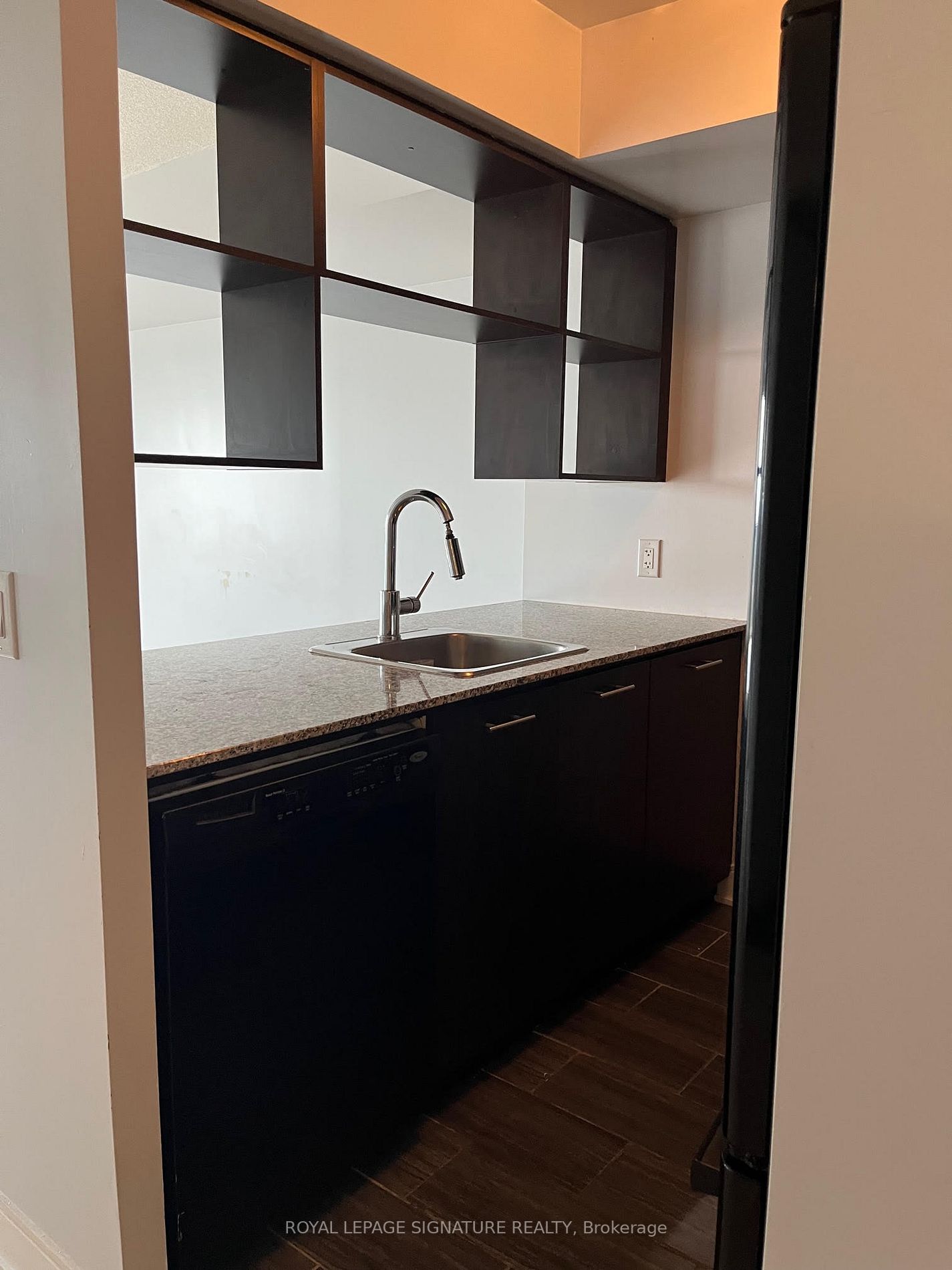 125 Village Green Sq, #3807