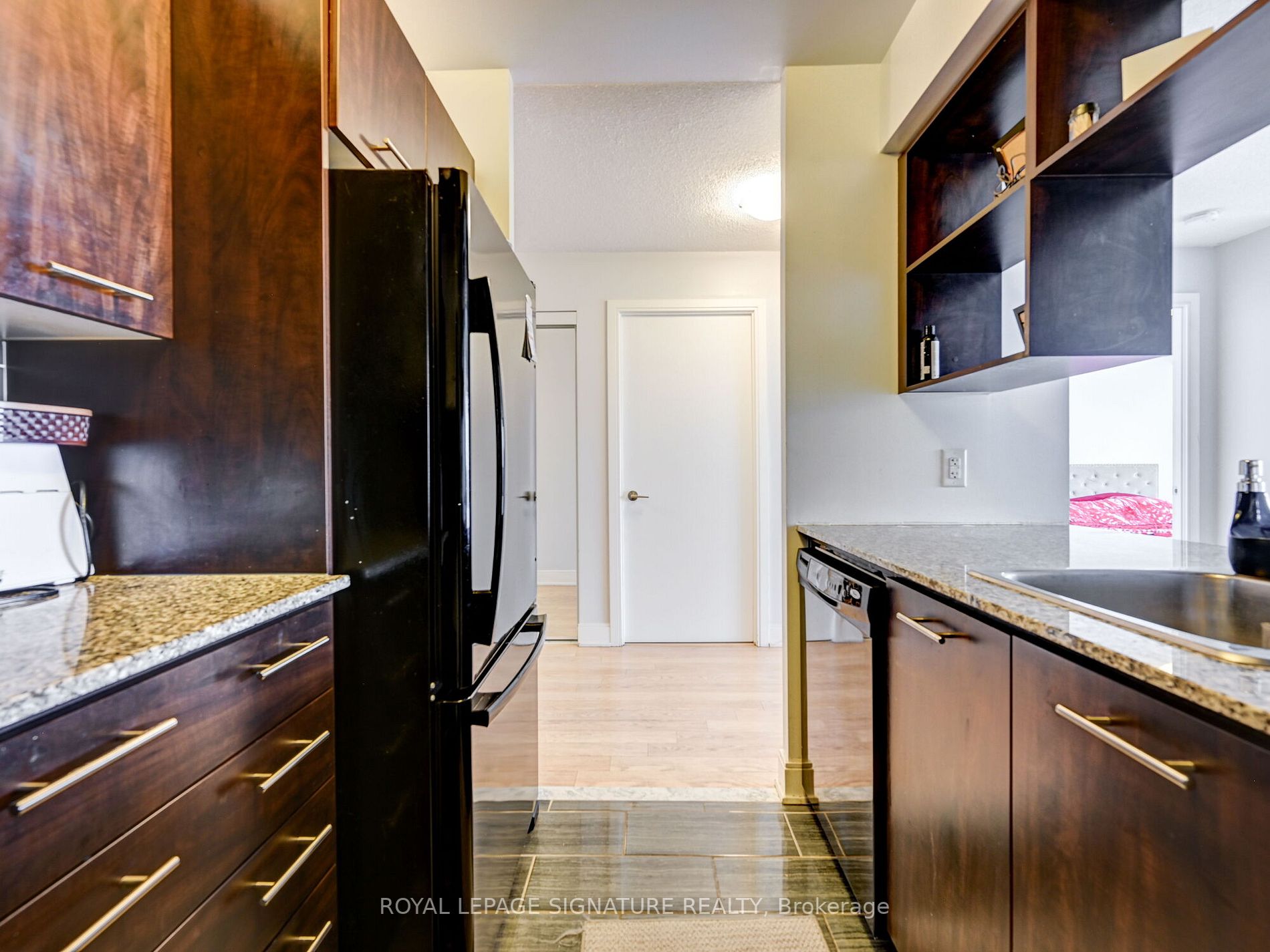 125 Village Green Sq, #3807