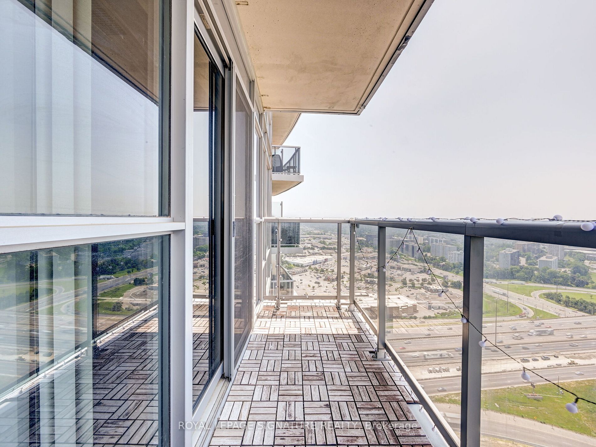 125 Village Green Sq, #3807