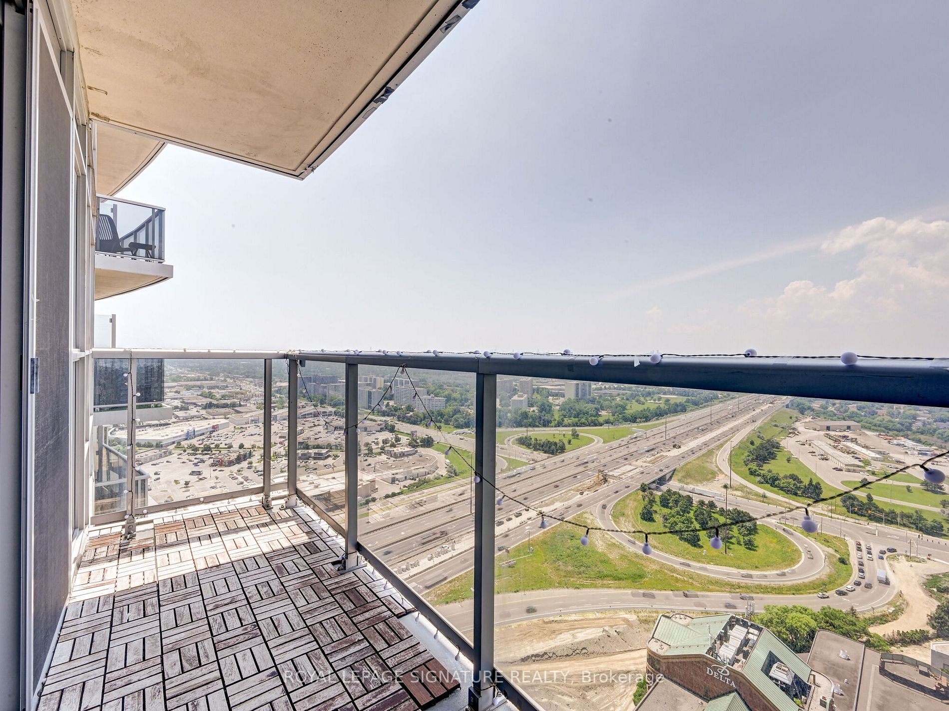 125 Village Green Sq, #3807