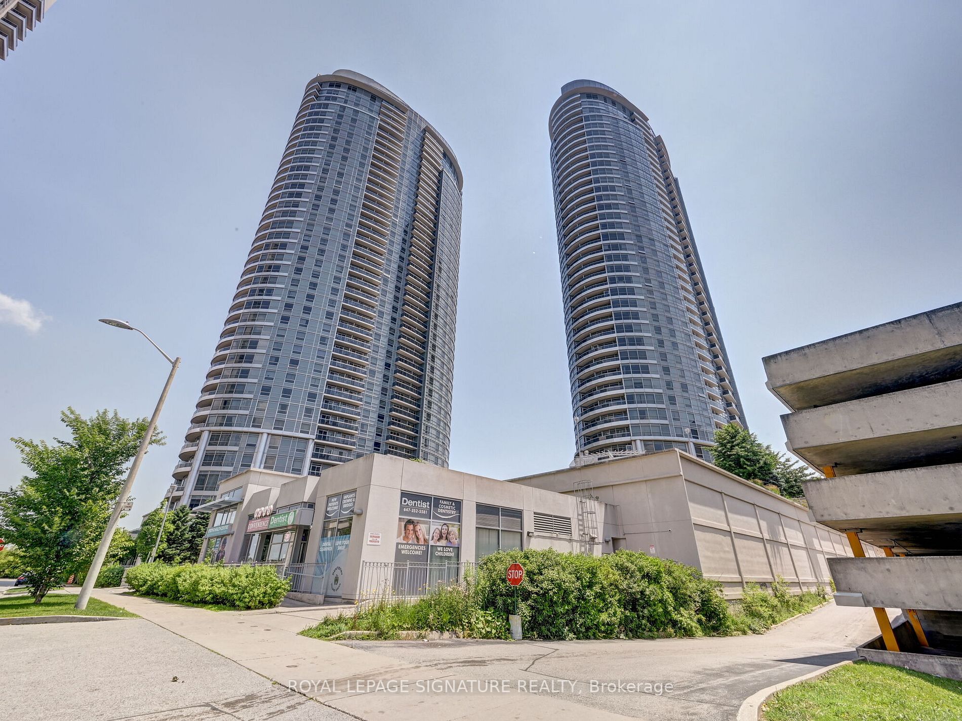 125 Village Green Sq, #3807