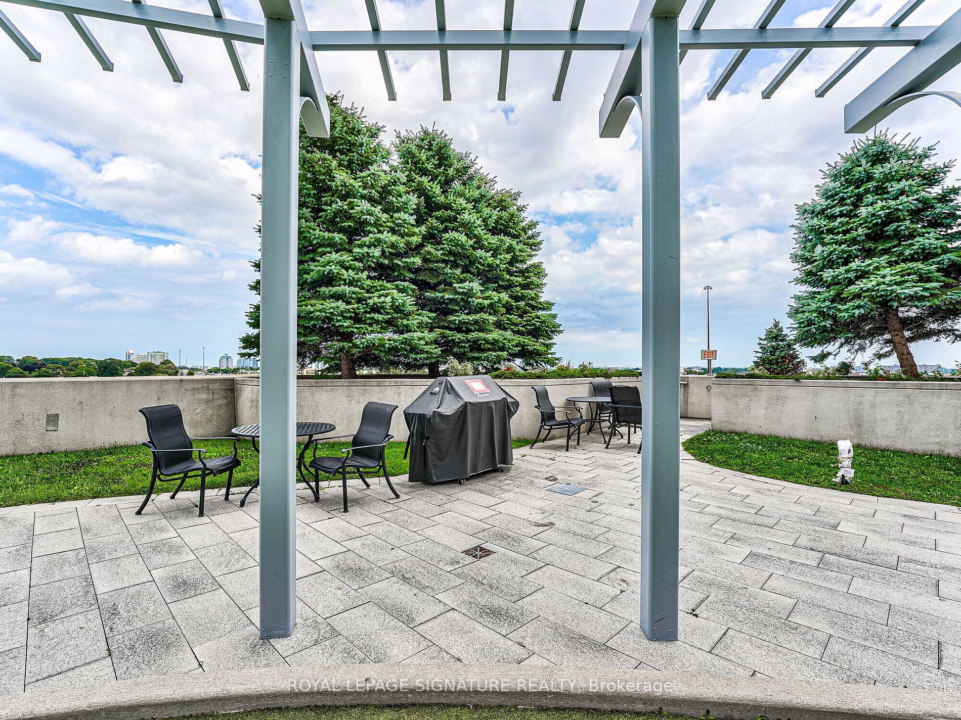 125 Village Green Sq, #3807
