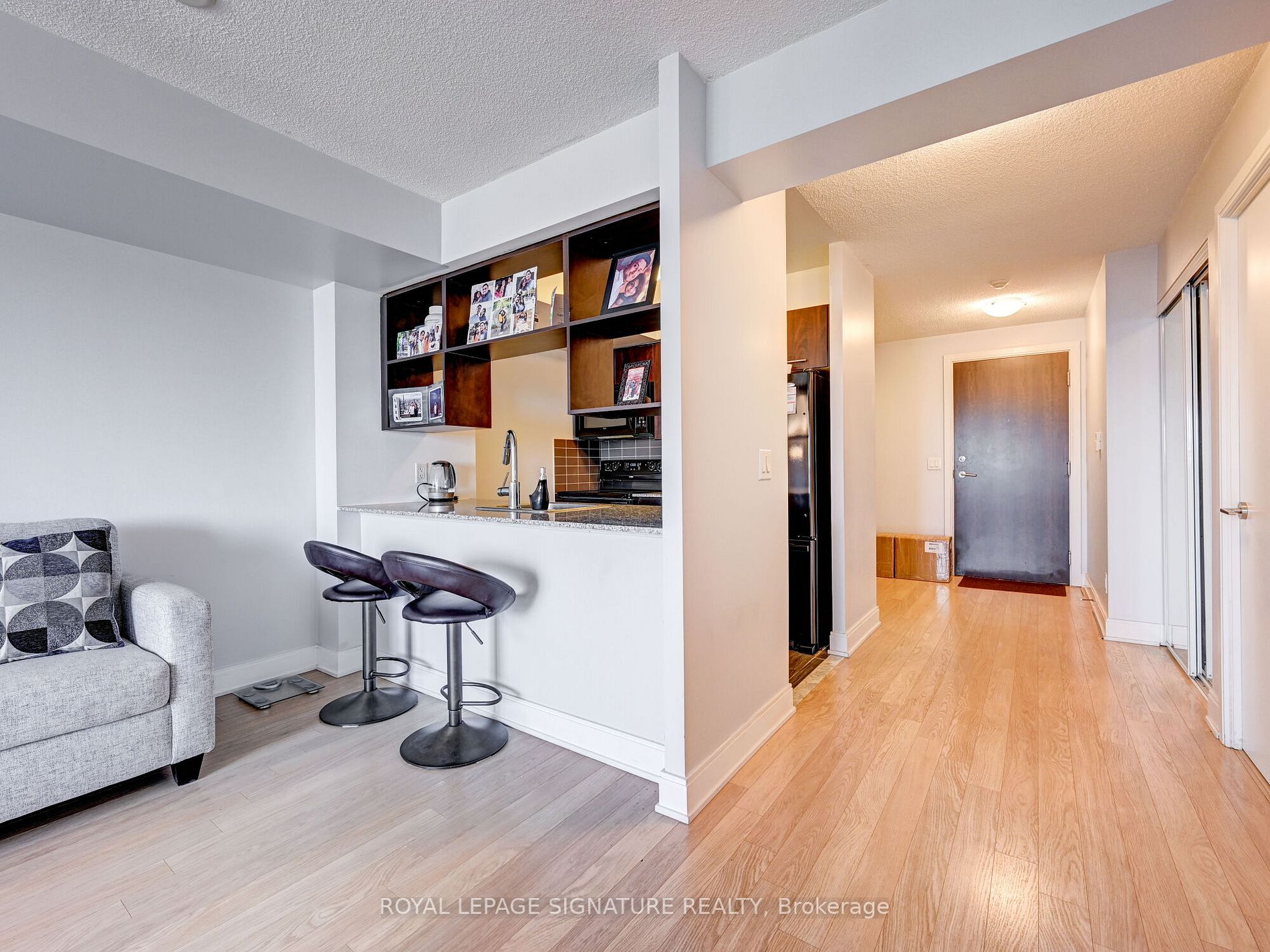 125 Village Green Sq, #3807