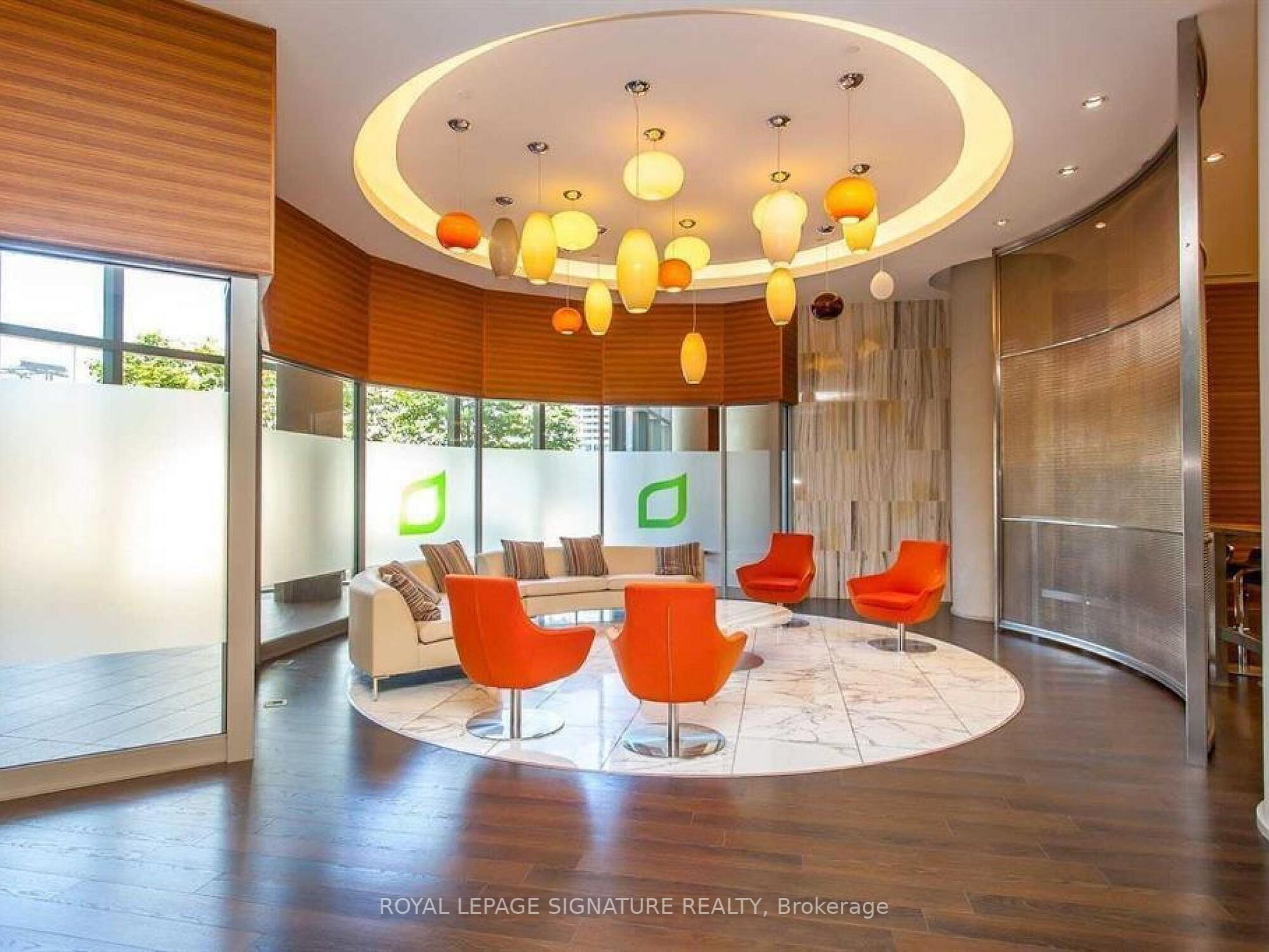 125 Village Green Sq, #3807