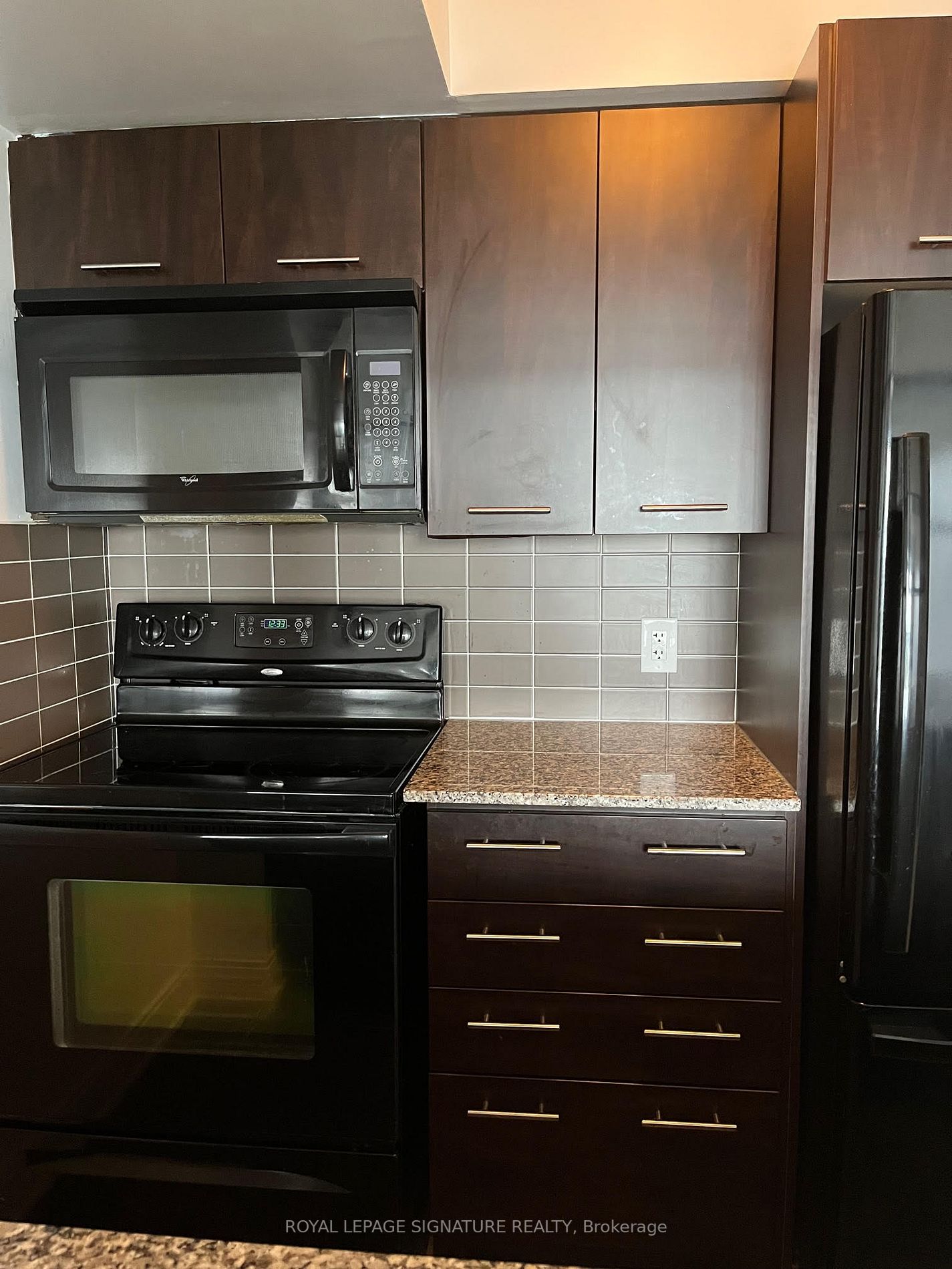 125 Village Green Sq, #3807