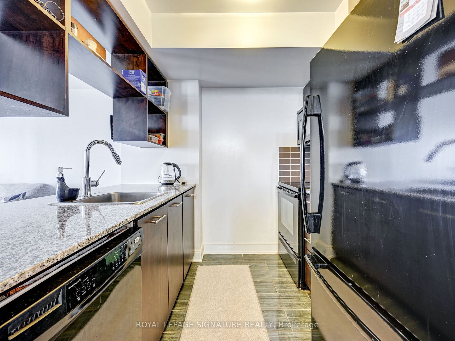 125 Village Green Sq, #3807