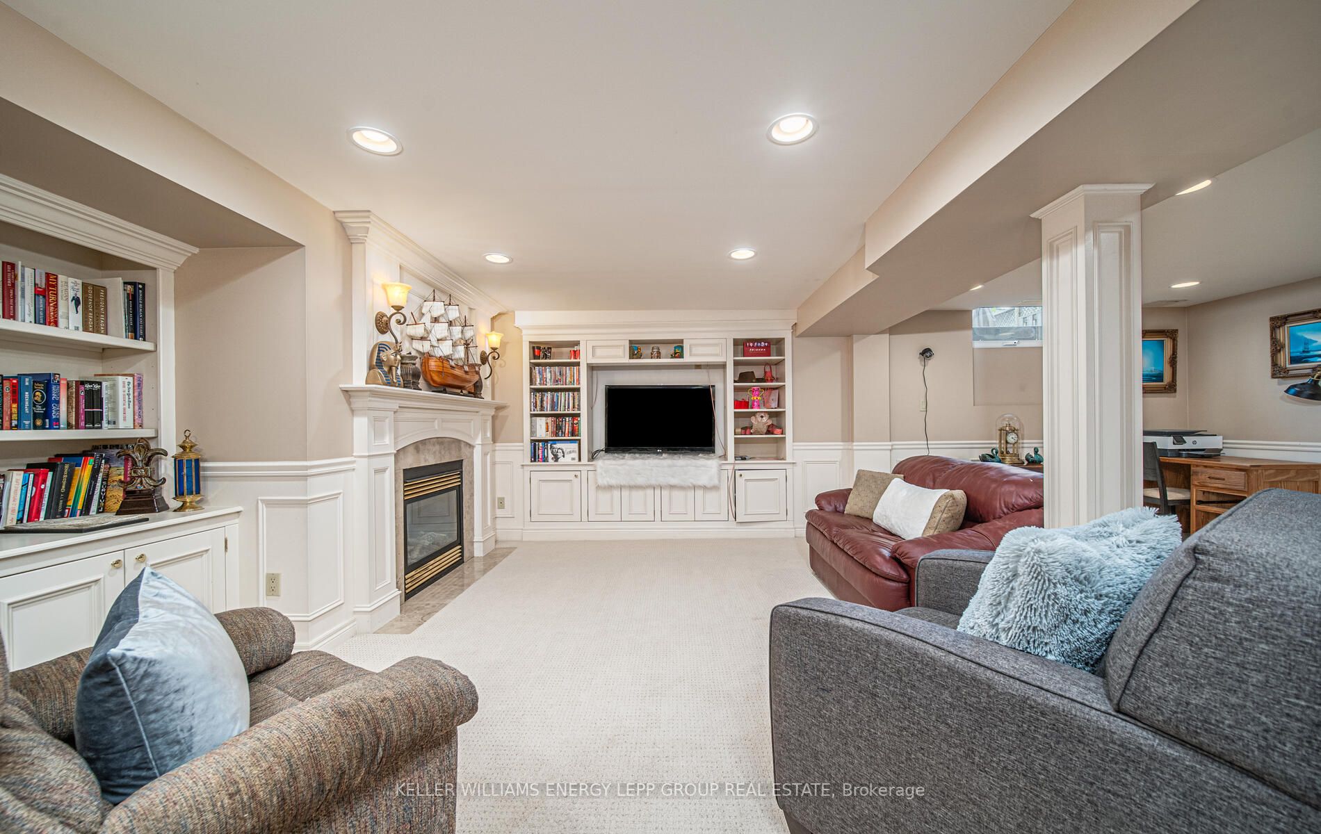 936 Mount Allan Ave