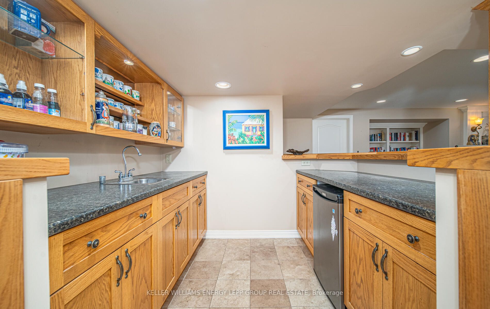 936 Mount Allan Ave