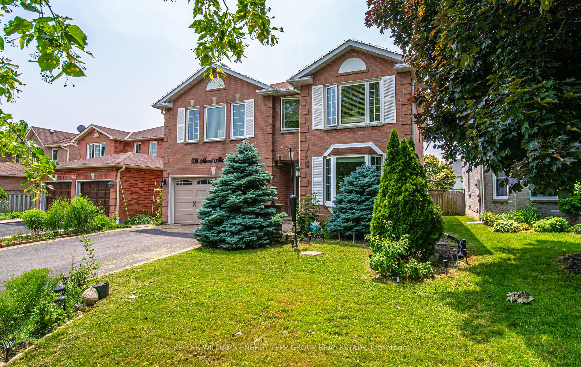 936 Mount Allan Ave