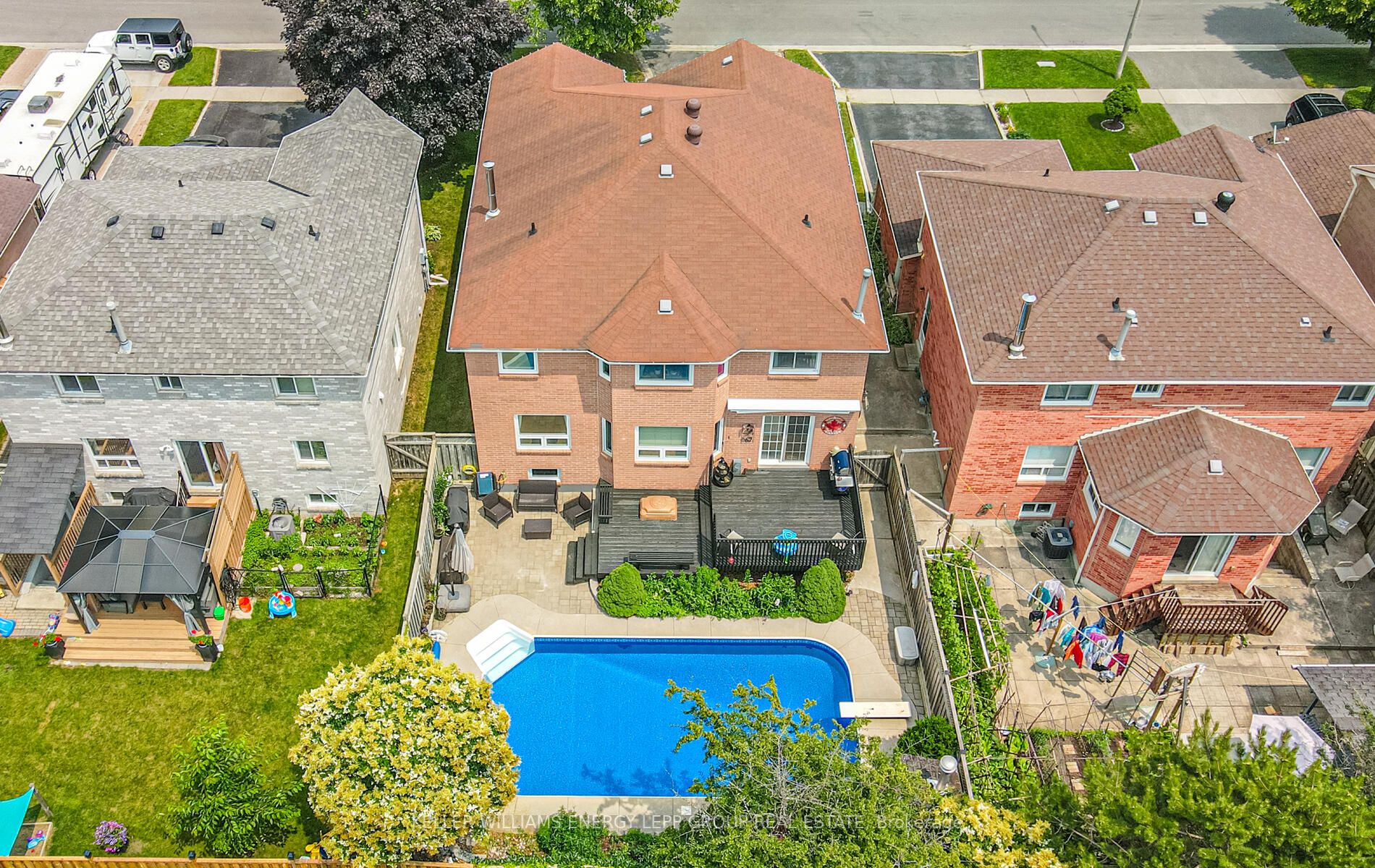 936 Mount Allan Ave