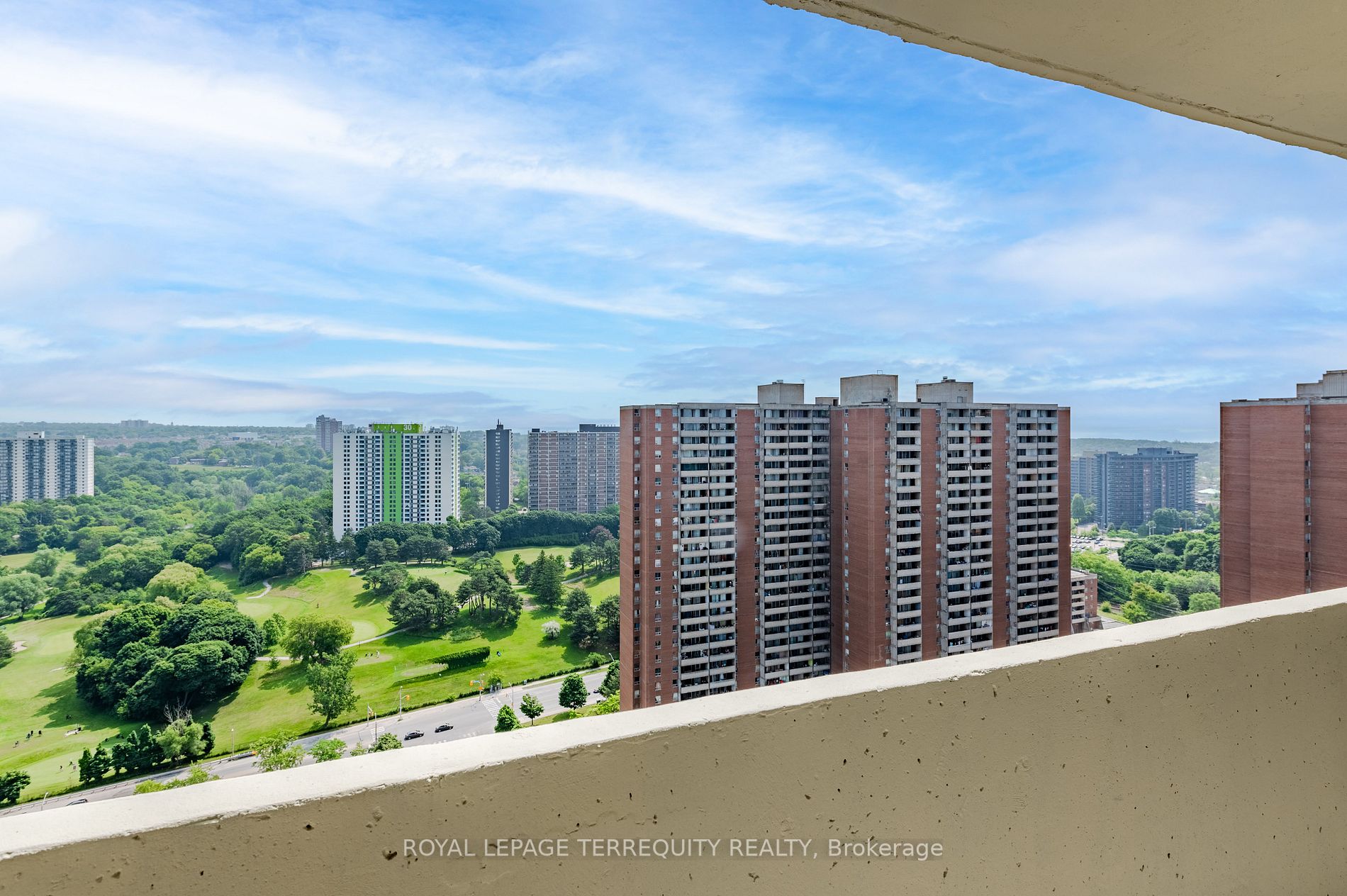 5 Massey Square, #2807