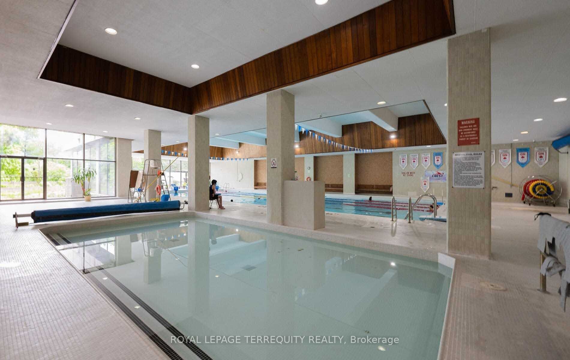 5 Massey Square, #2807