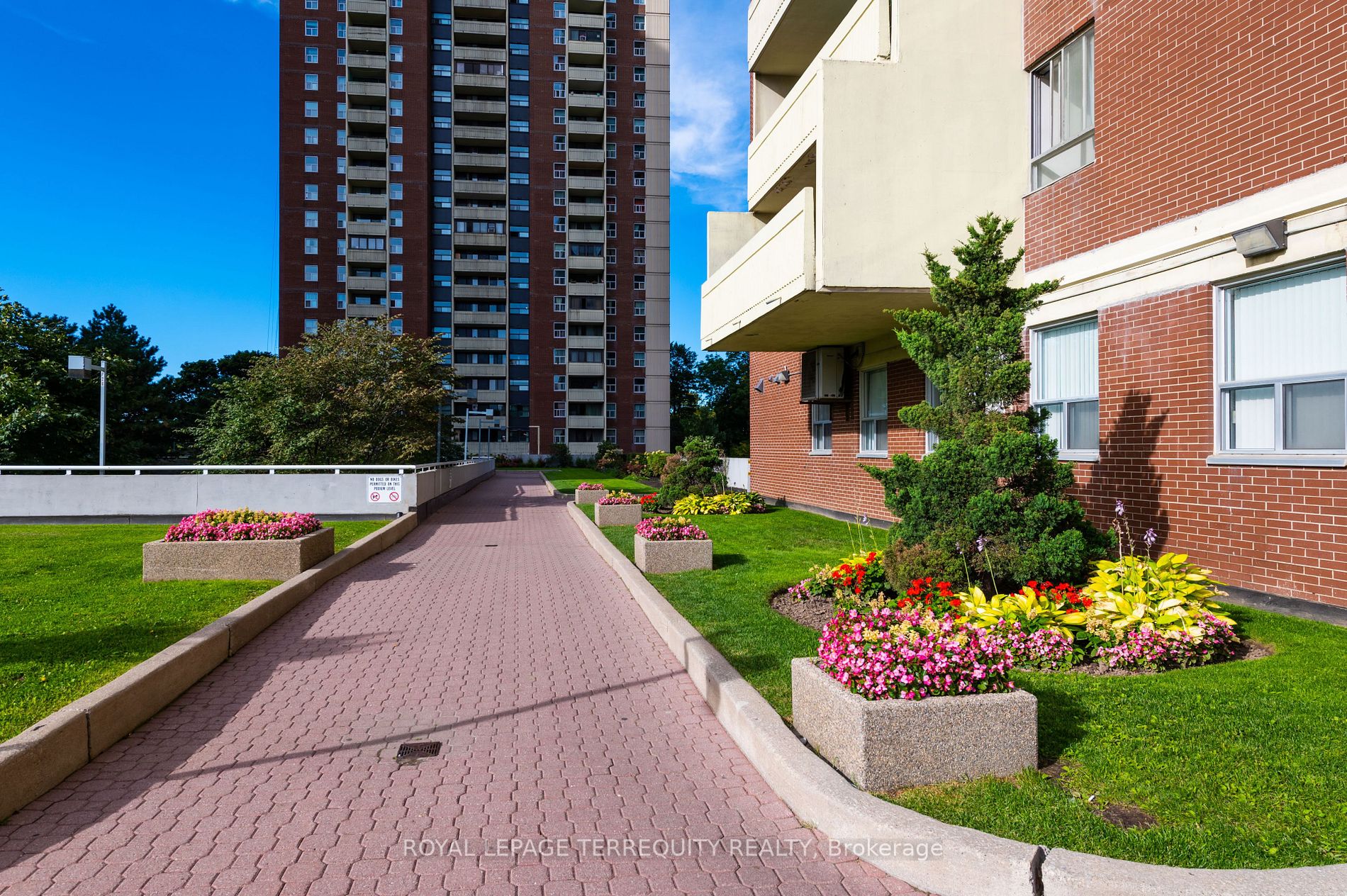 5 Massey Square, #2807