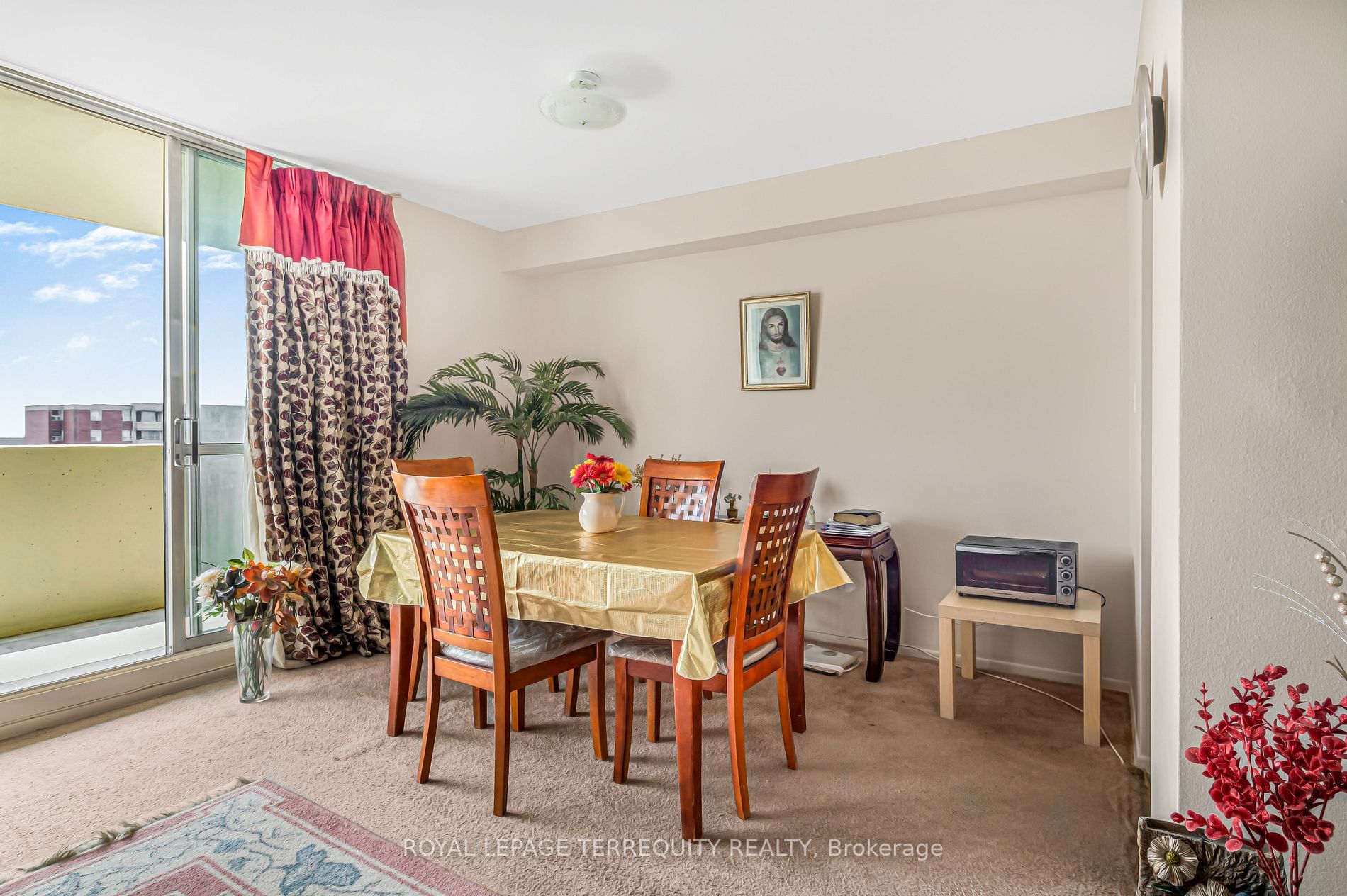 5 Massey Square, #2807