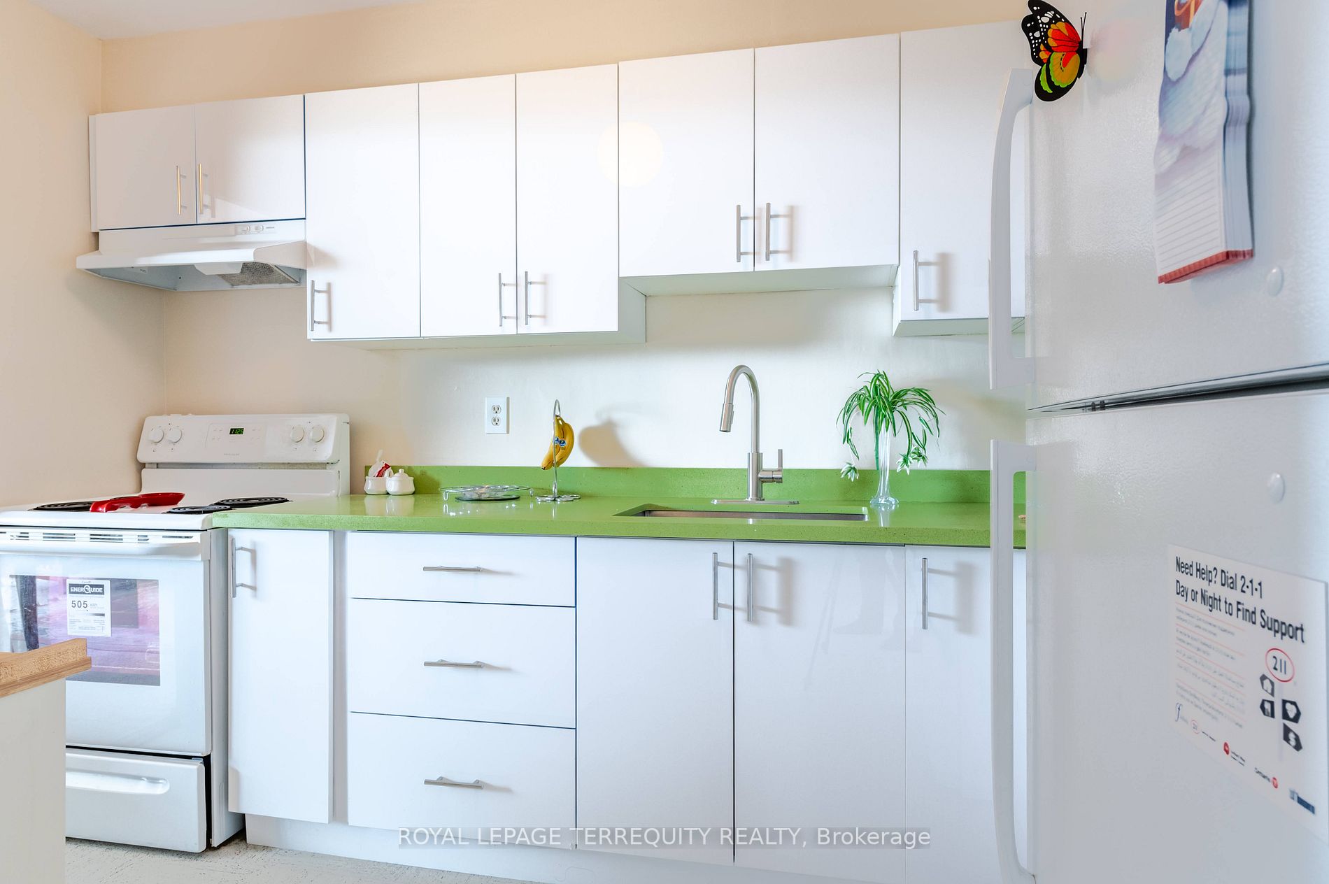 5 Massey Square, #2807