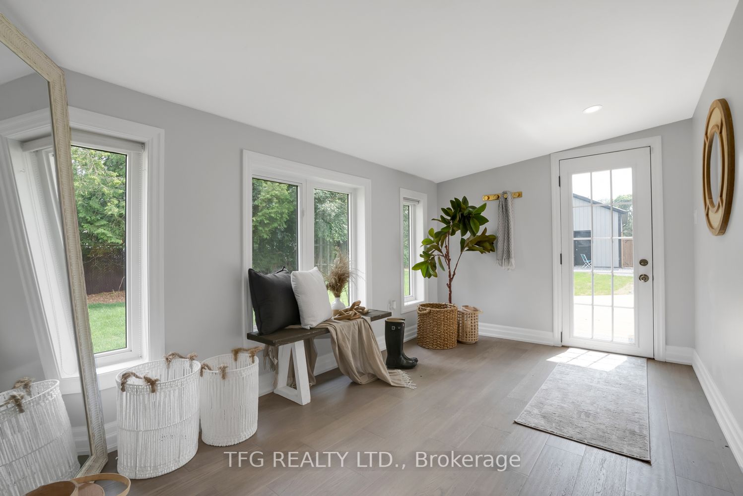 102 King Lane