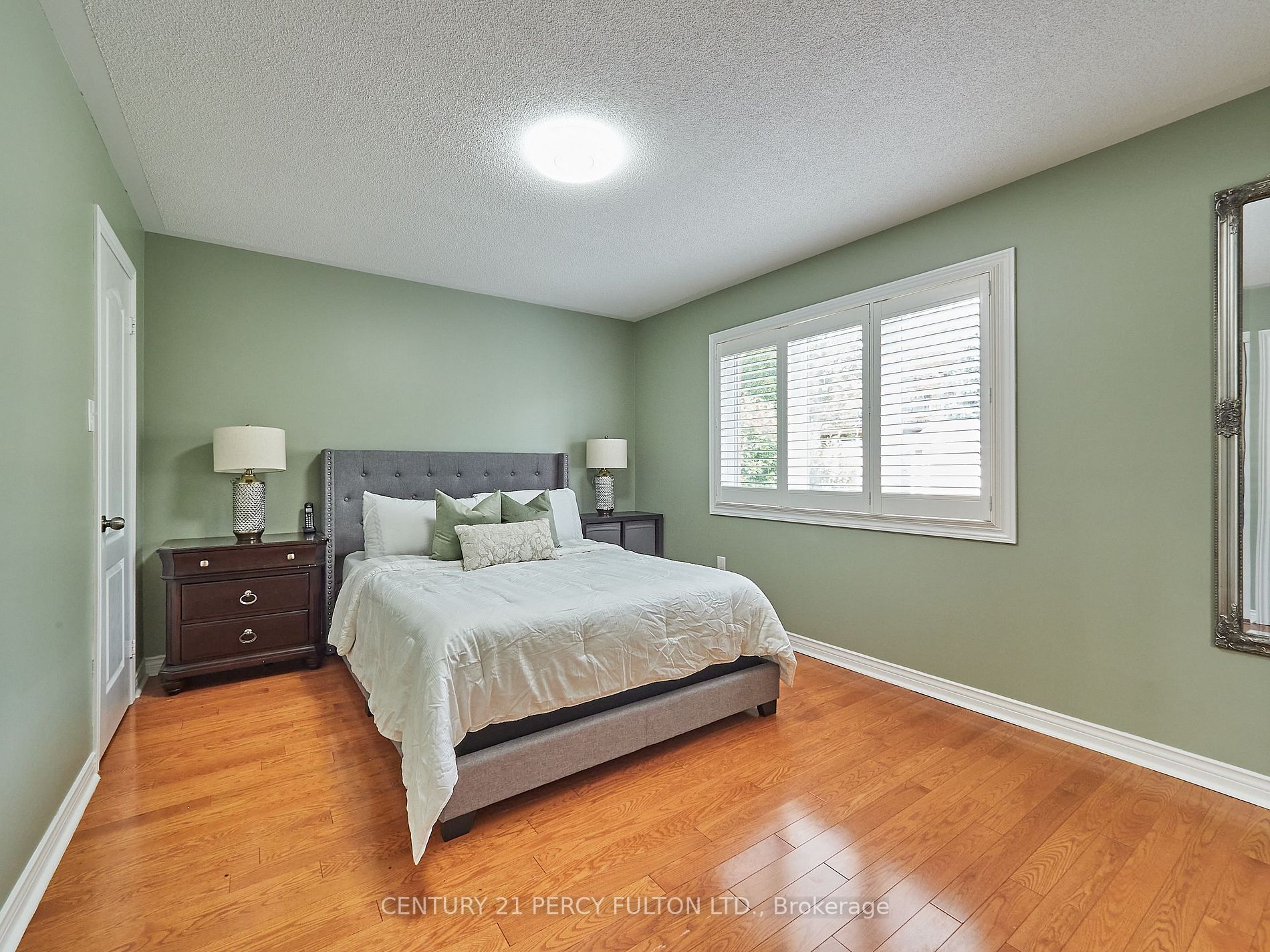 110 Root Cres