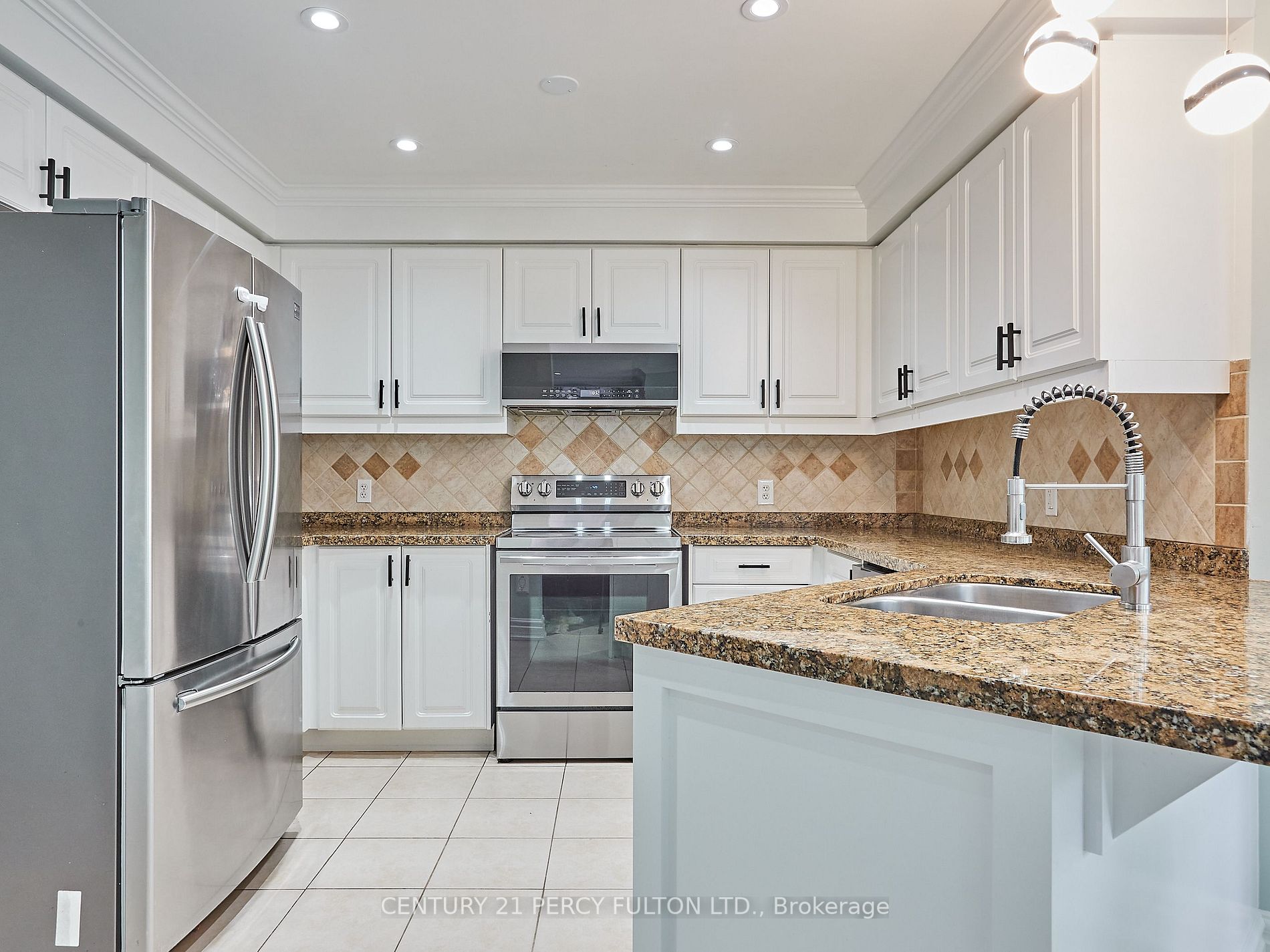 110 Root Cres