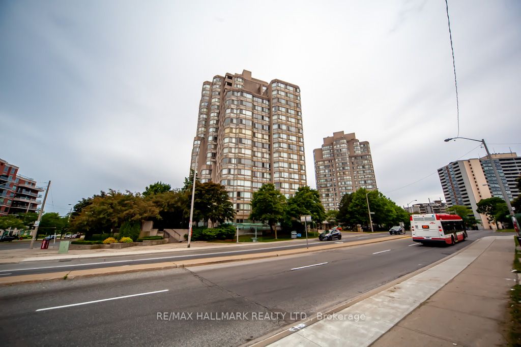 3233 Eglinton Ave E, #907