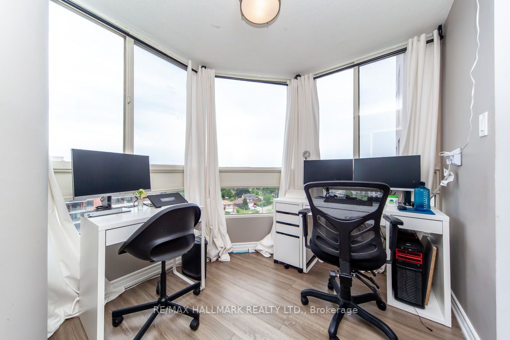 3233 Eglinton Ave E, #907