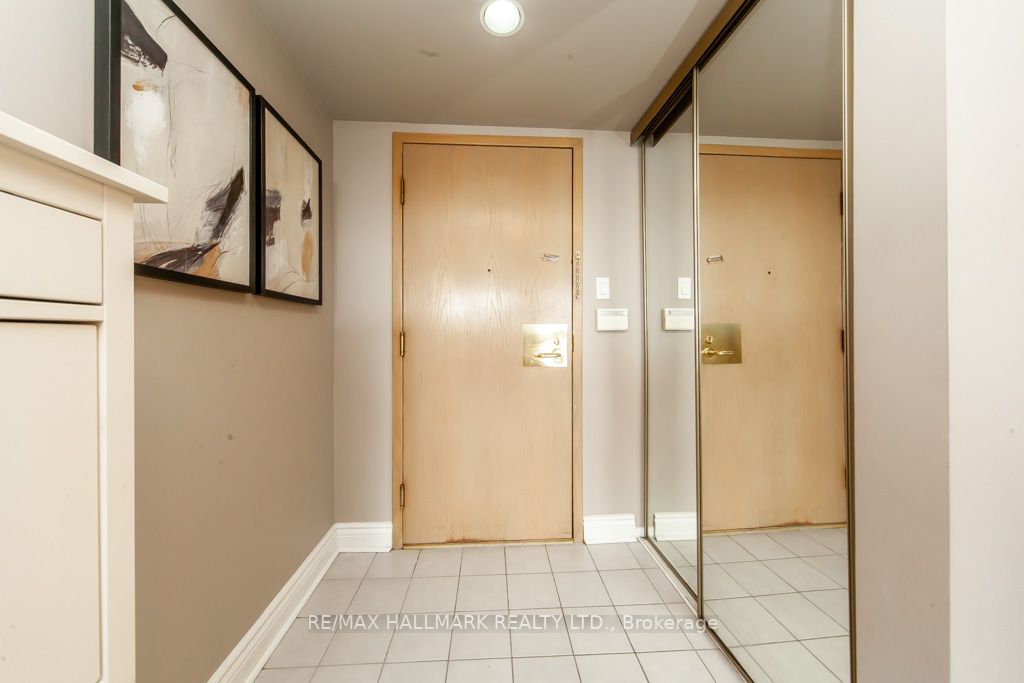 3233 Eglinton Ave E, #907