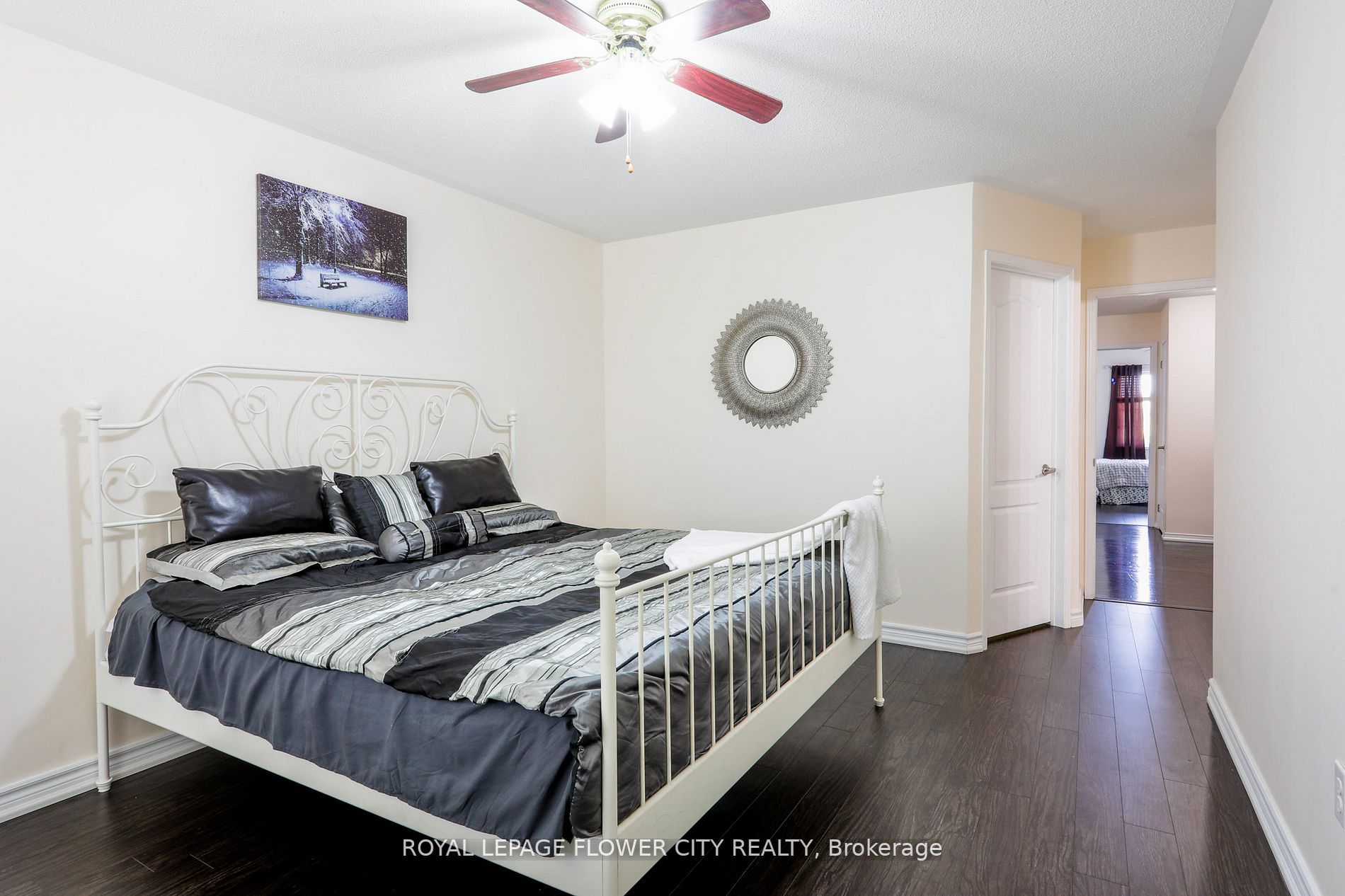 42 Lander Crescent