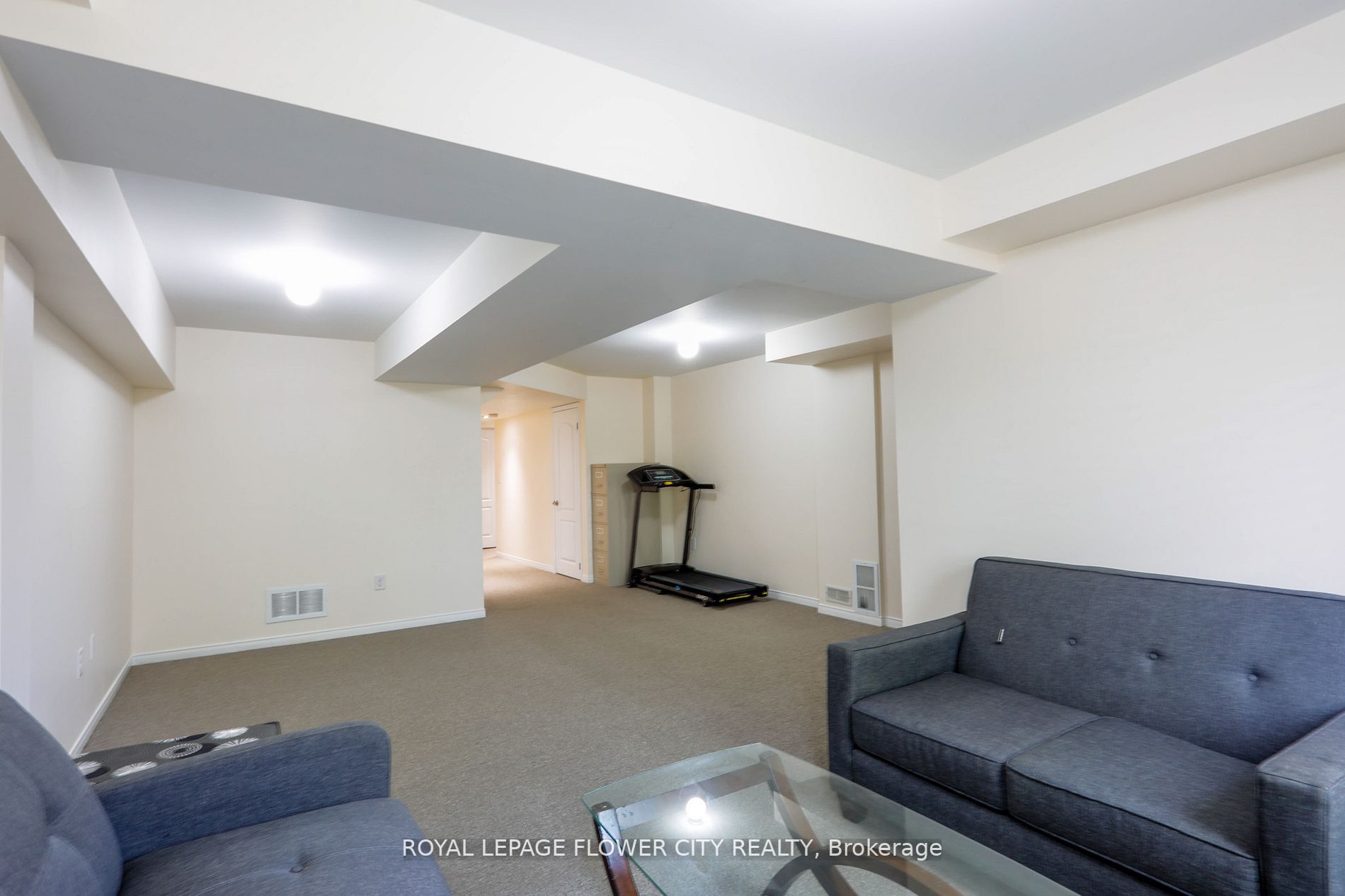 42 Lander Crescent