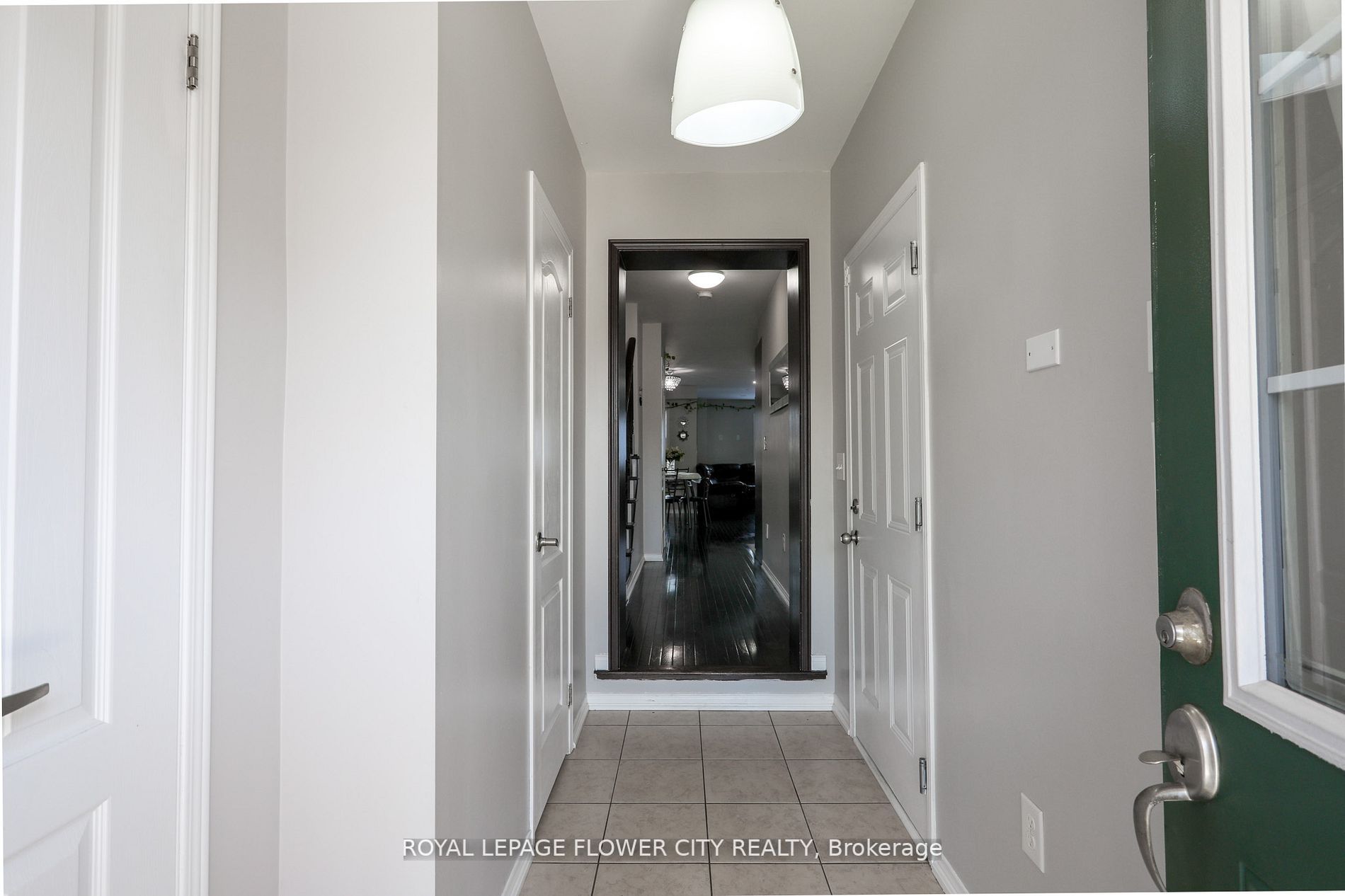 42 Lander Crescent