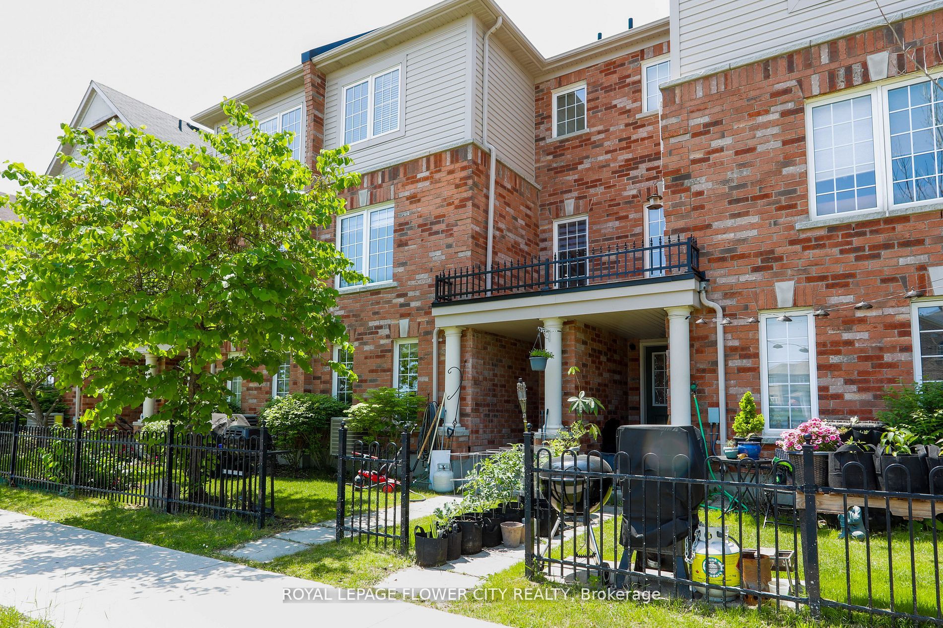 42 Lander Crescent