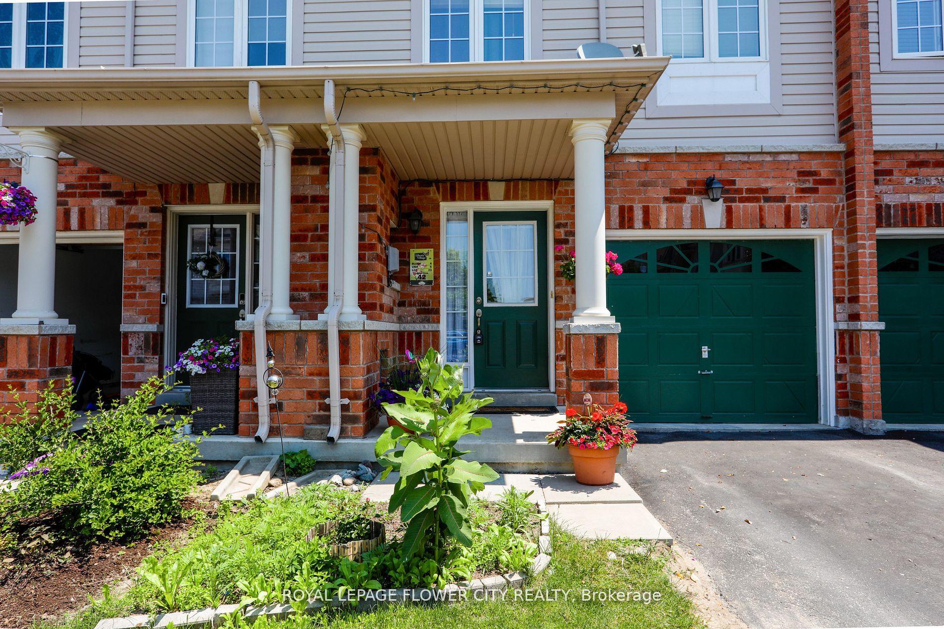 42 Lander Crescent